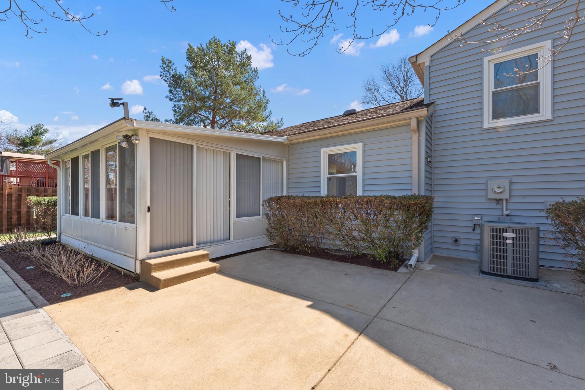 HUNTERS CREEK - Residential