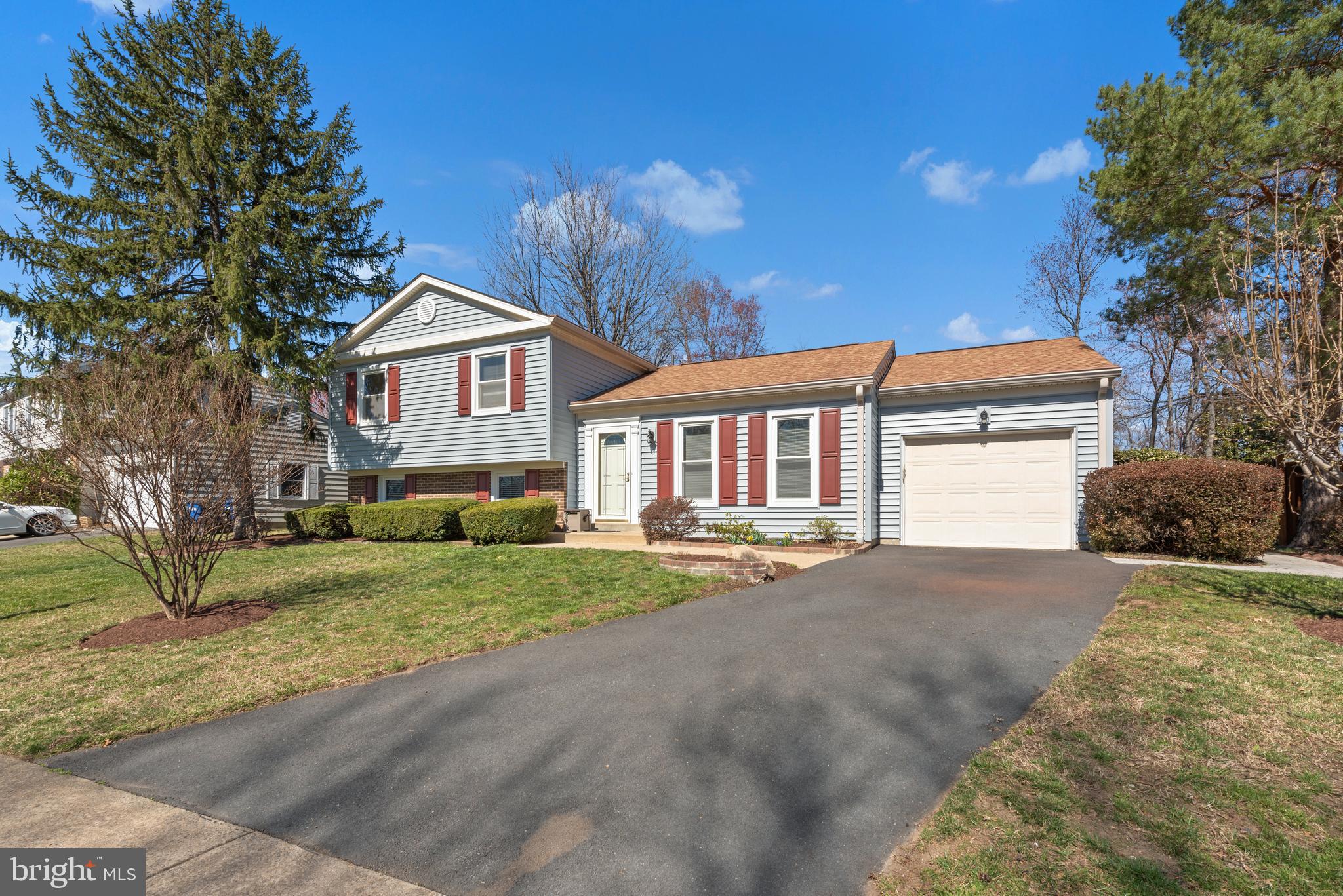 HUNTERS CREEK - Residential