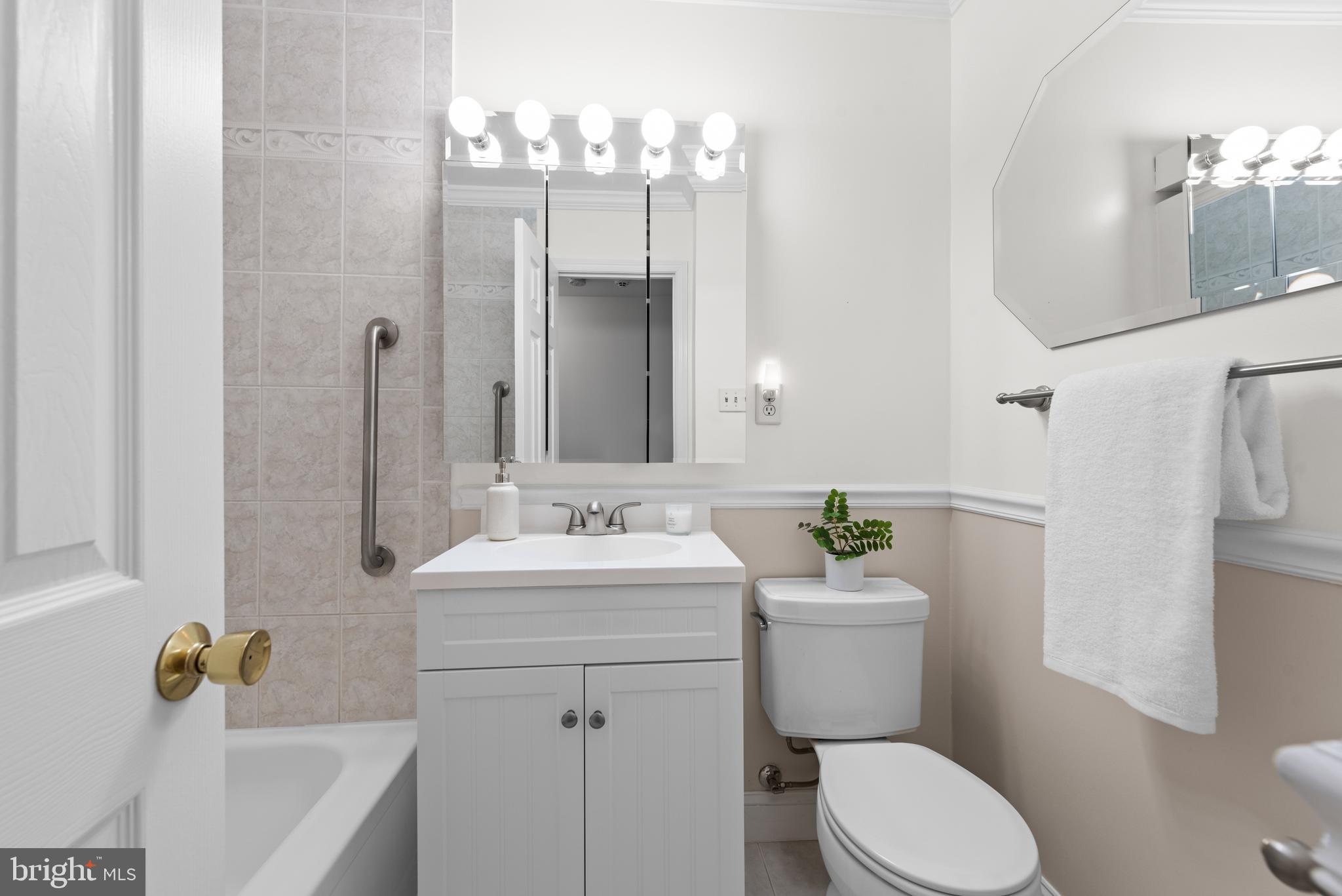 HUNTERS CREEK - Residential