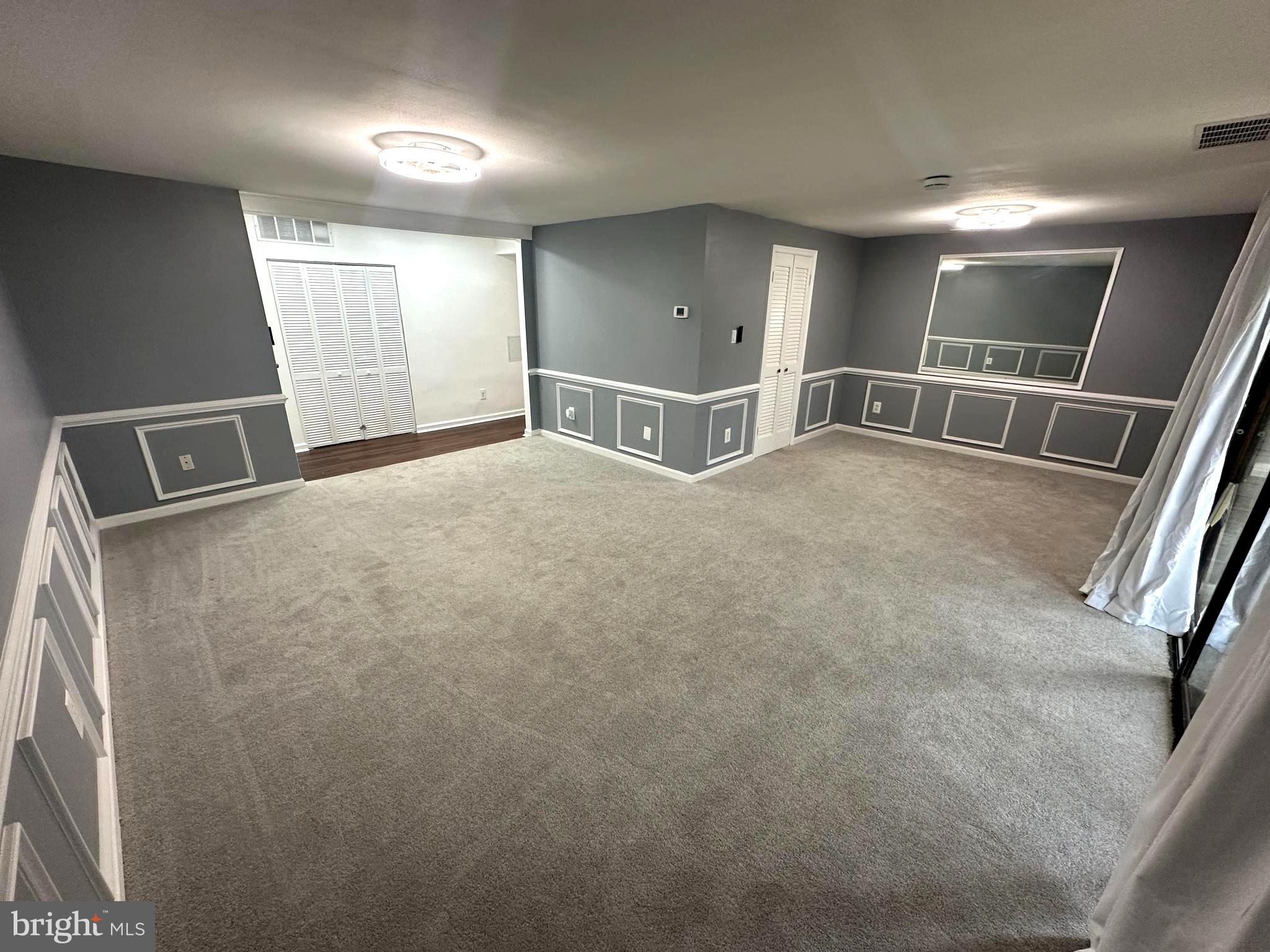 HUNTLEY SQUARE - Residential