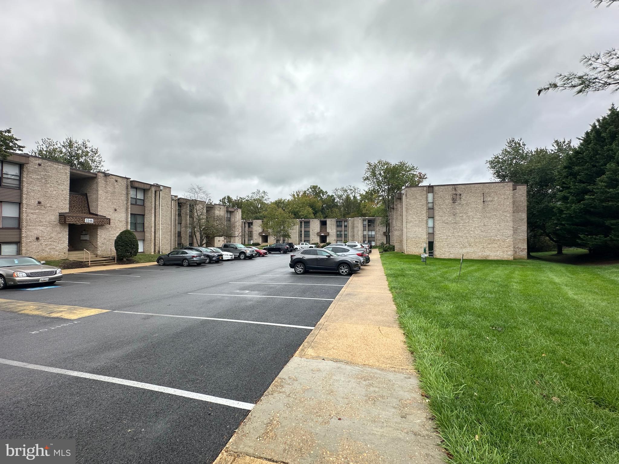 HUNTLEY SQUARE - Residential