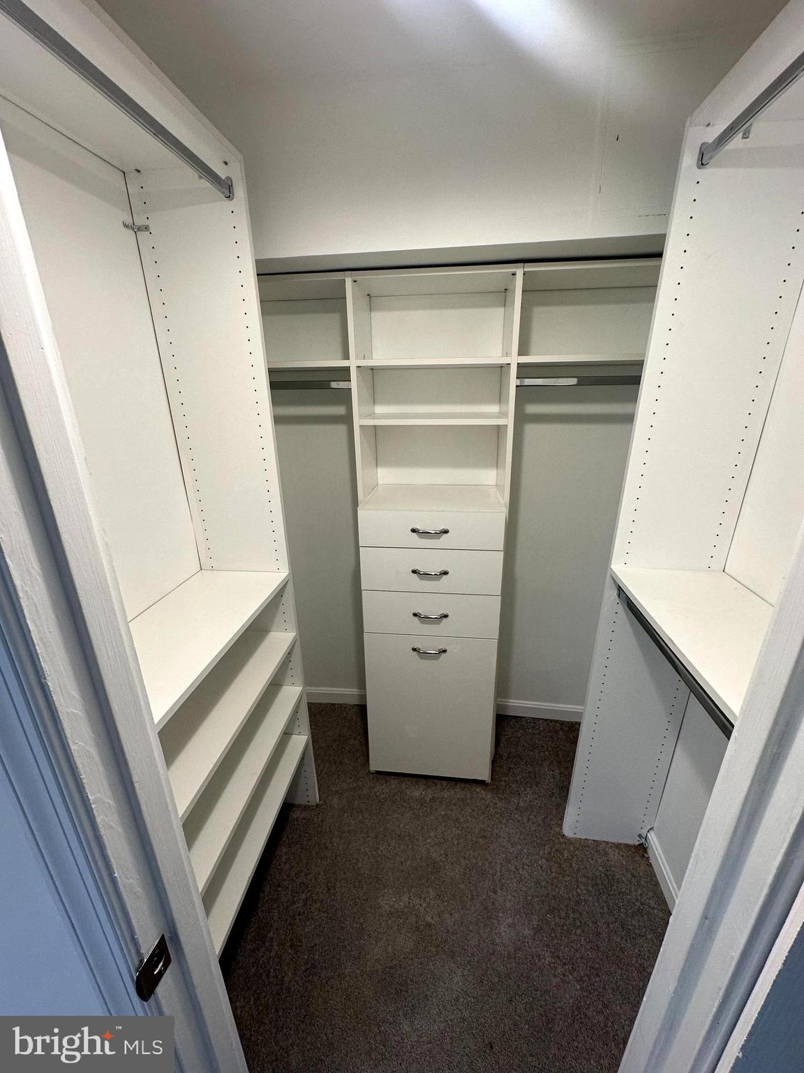 HUNTLEY SQUARE - Residential