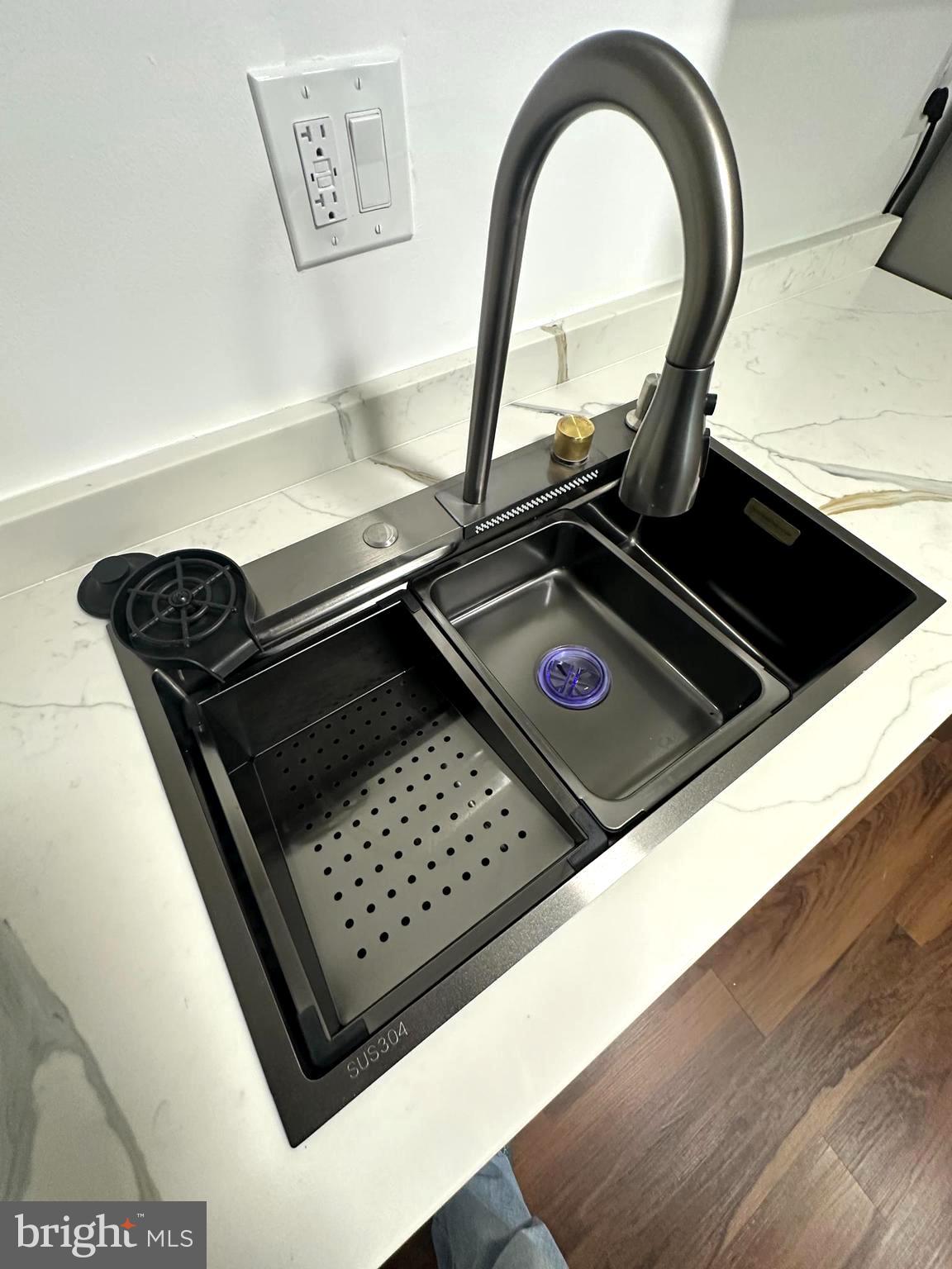 HUNTLEY SQUARE - Residential