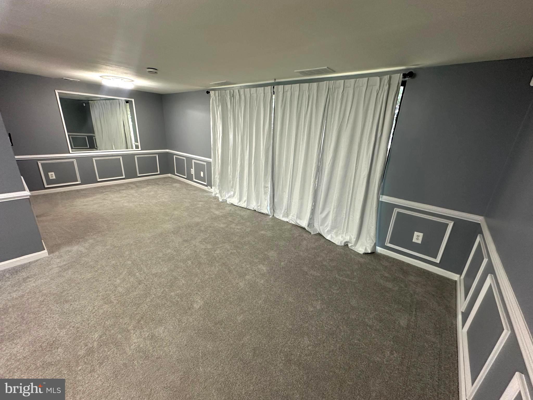 HUNTLEY SQUARE - Residential