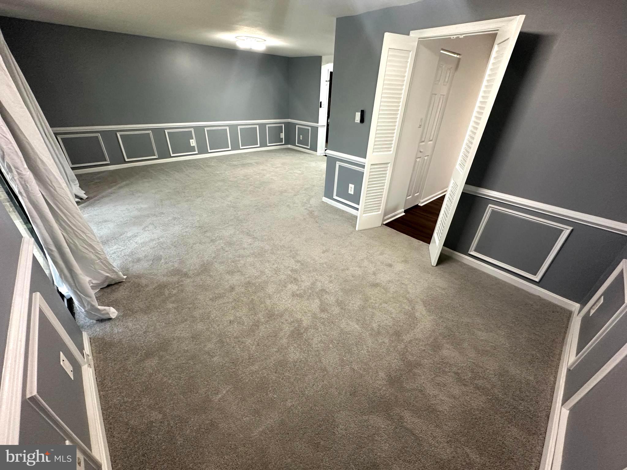 HUNTLEY SQUARE - Residential