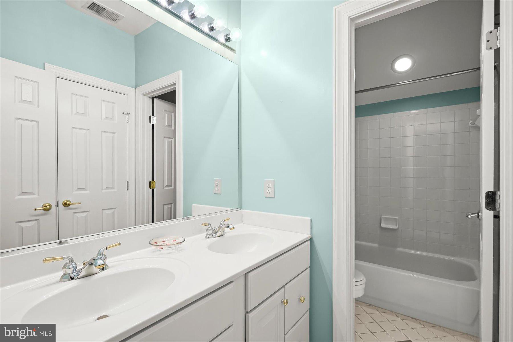 WILLOWS OF POTOMAC - Residential