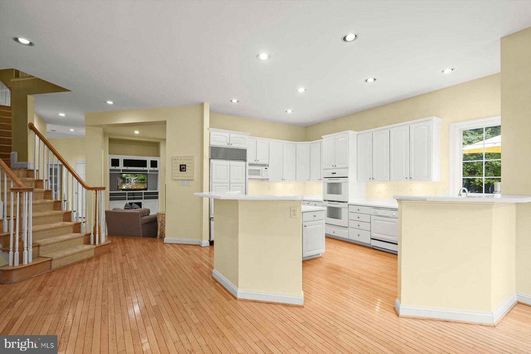 WILLOWS OF POTOMAC - Residential