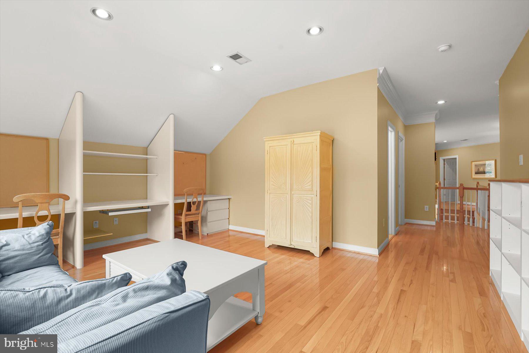 WILLOWS OF POTOMAC - Residential