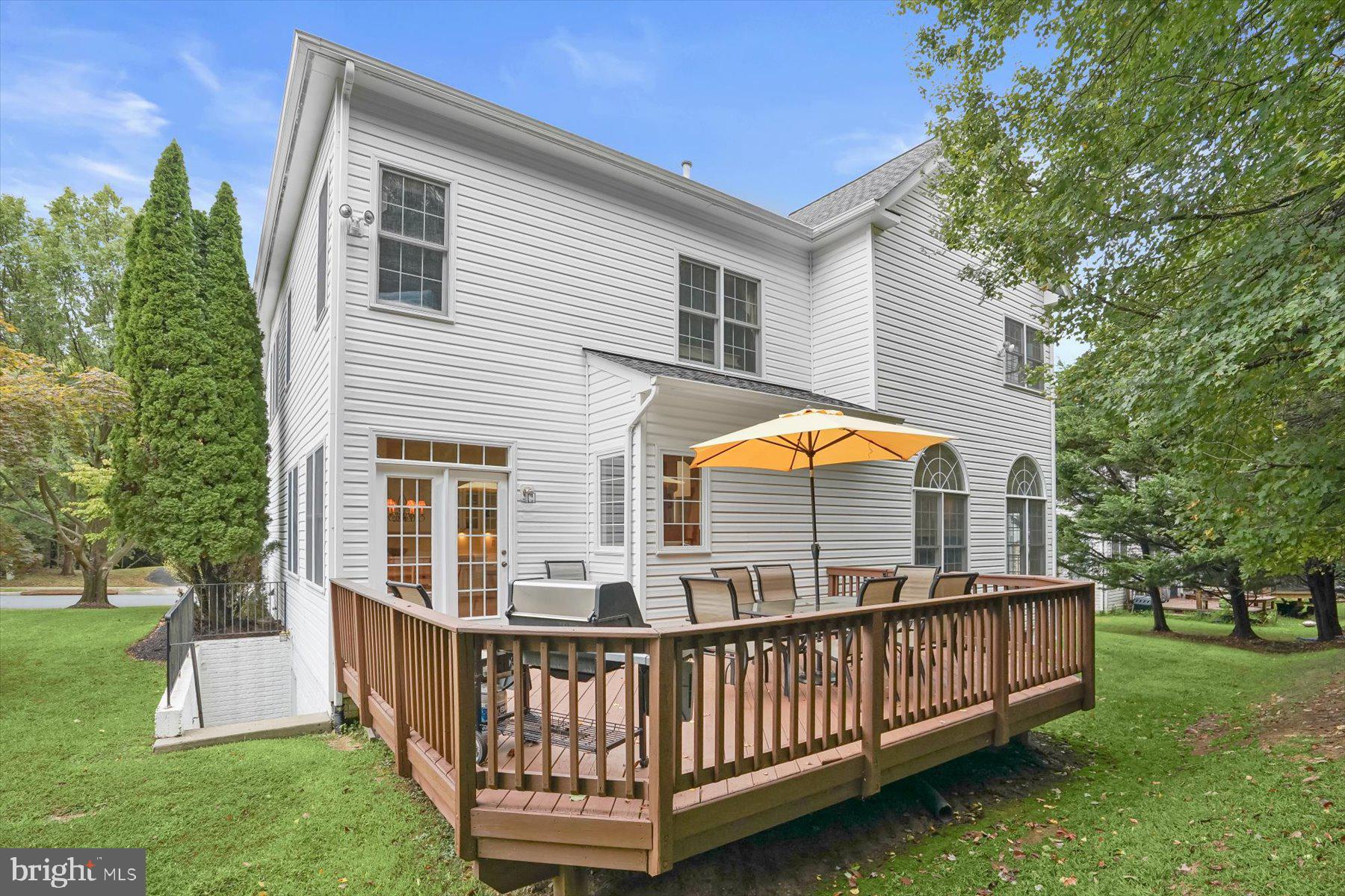 WILLOWS OF POTOMAC - Residential