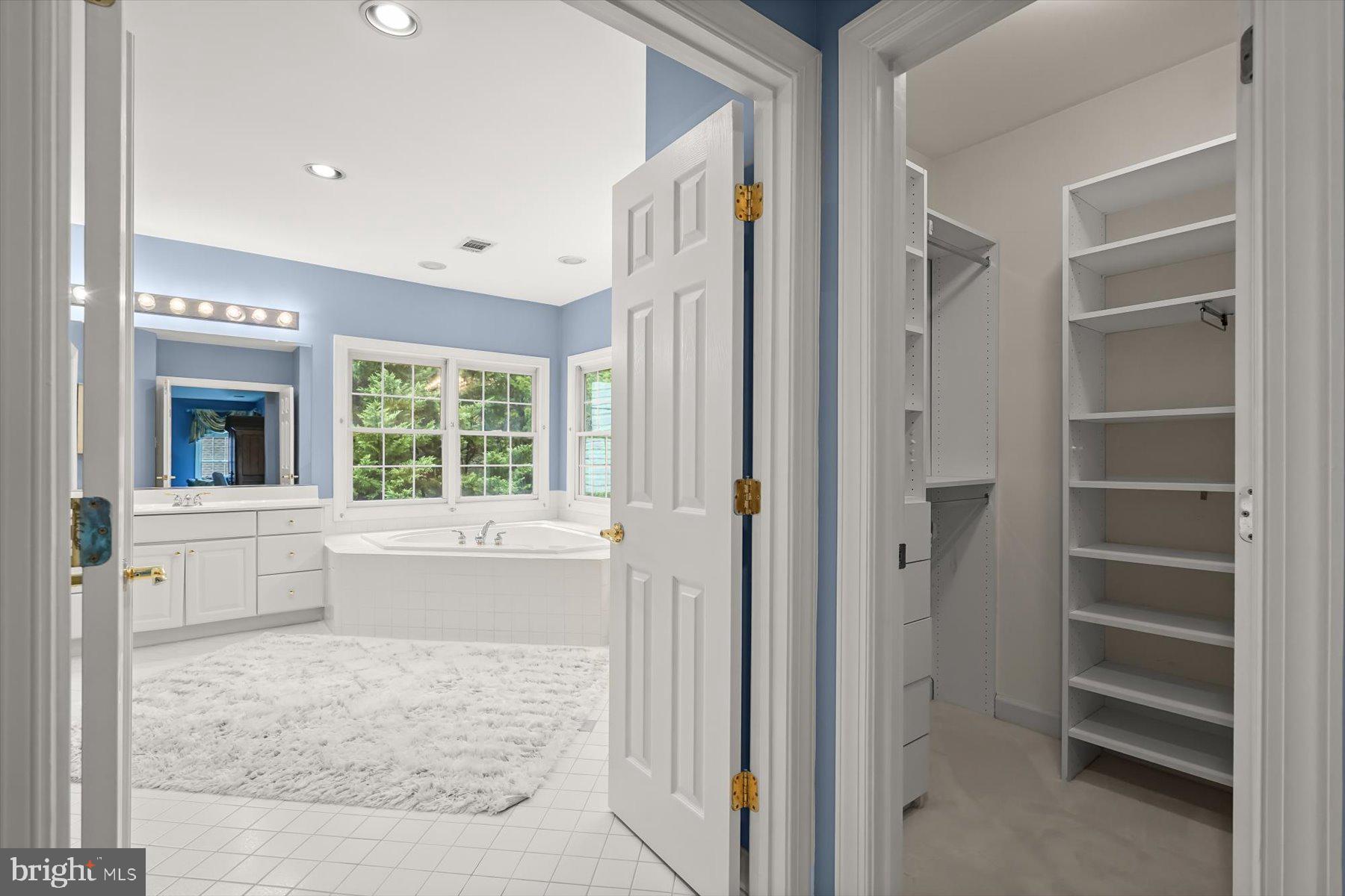 WILLOWS OF POTOMAC - Residential