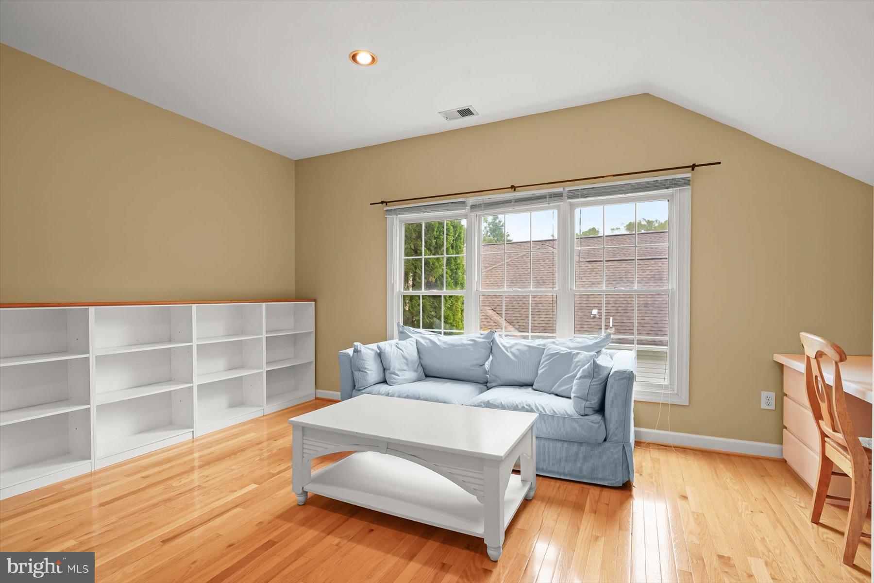 WILLOWS OF POTOMAC - Residential