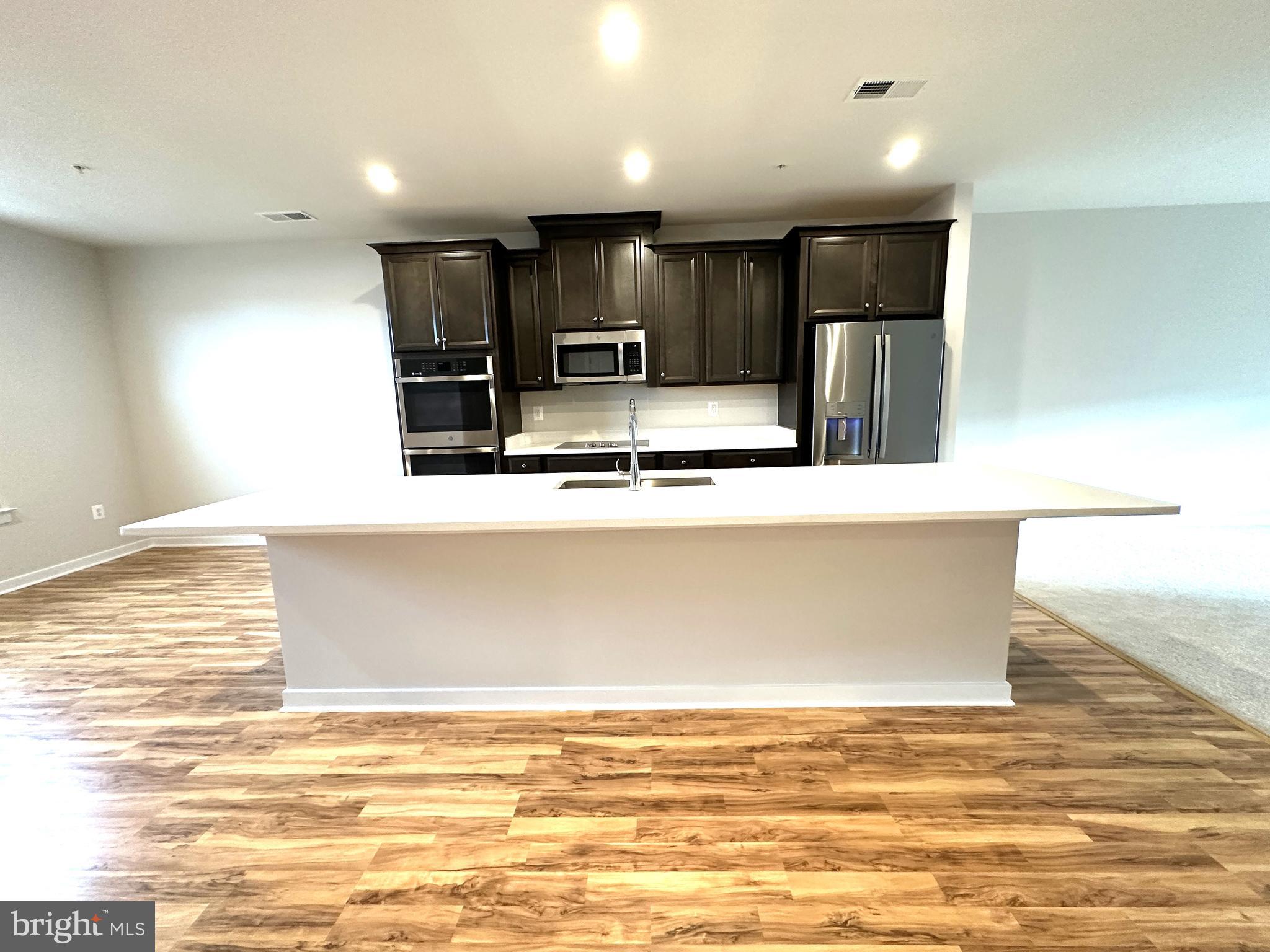 DULLES TECHNOLOGY - Residential Lease