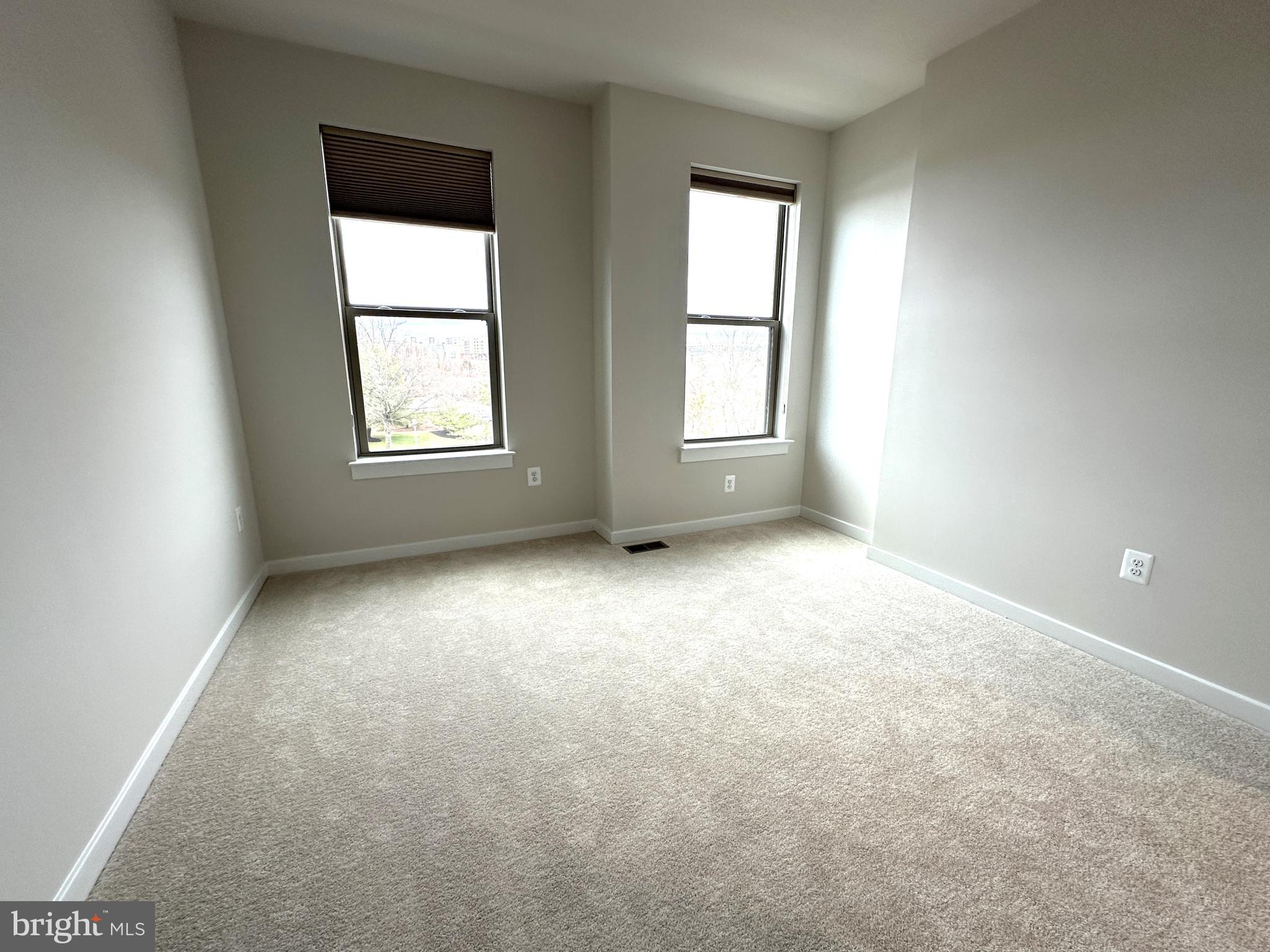 DULLES TECHNOLOGY - Residential Lease