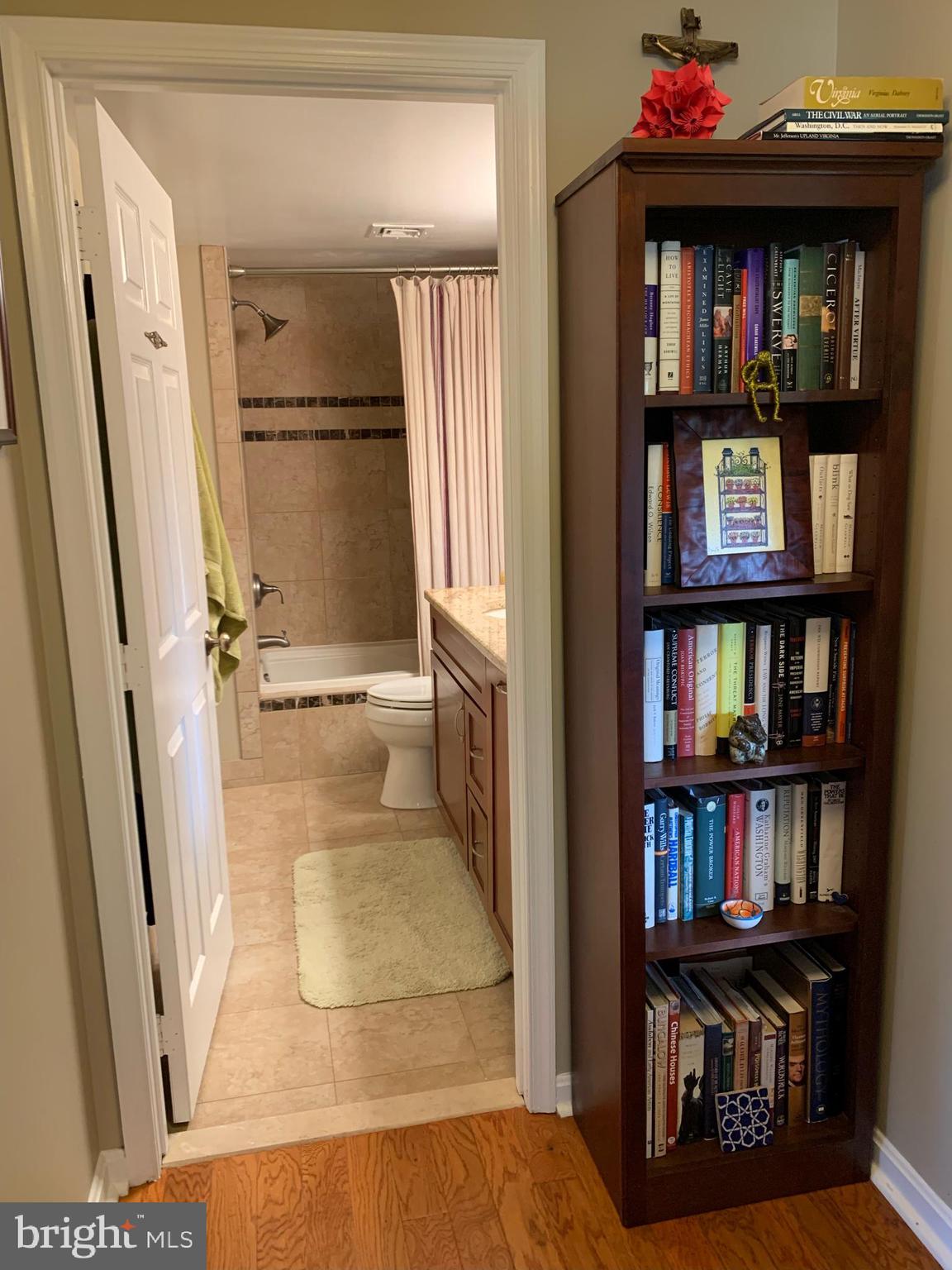 COLECROFT STATION CONDOMINIUM - Residential