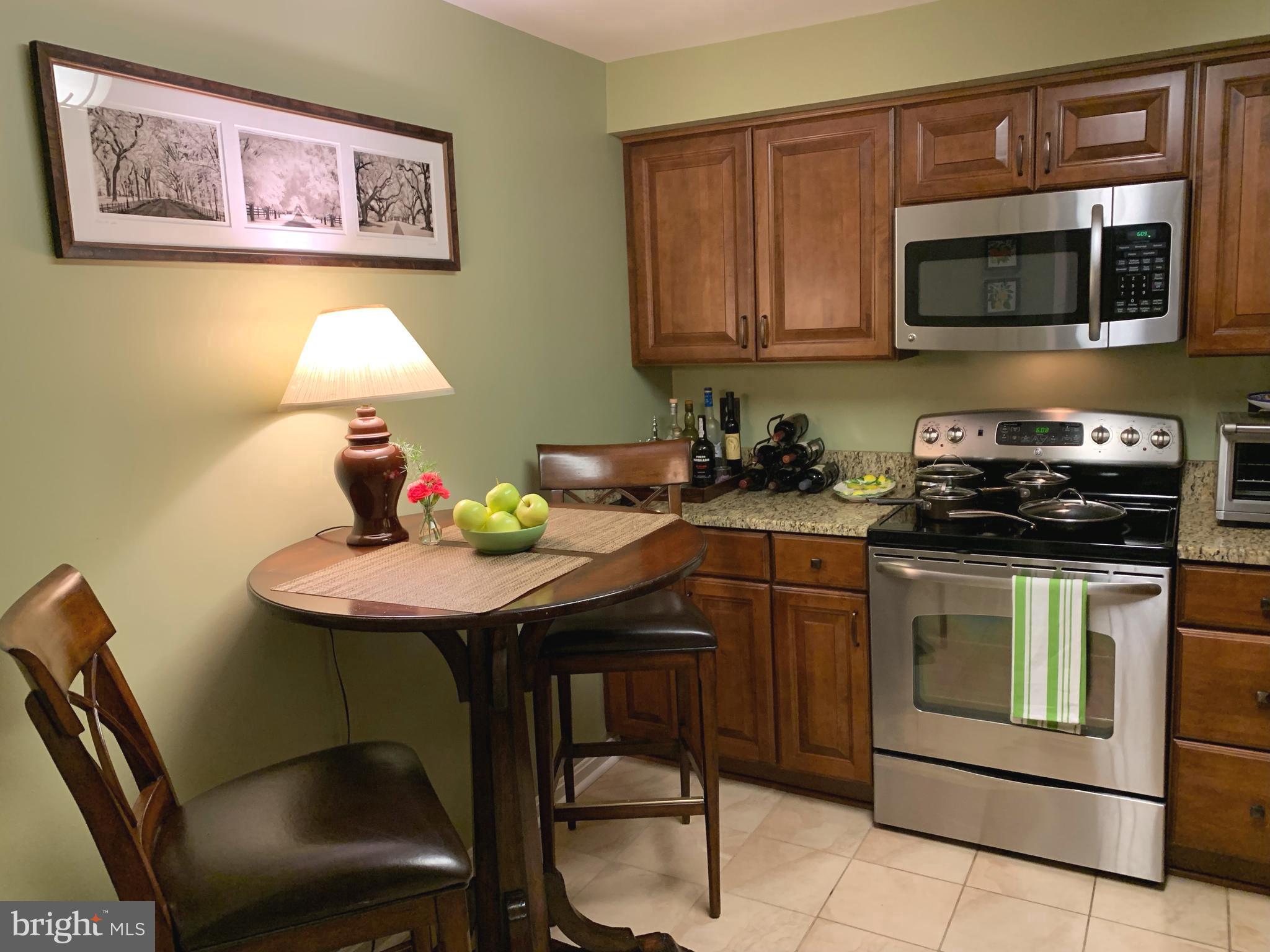 COLECROFT STATION CONDOMINIUM - Residential