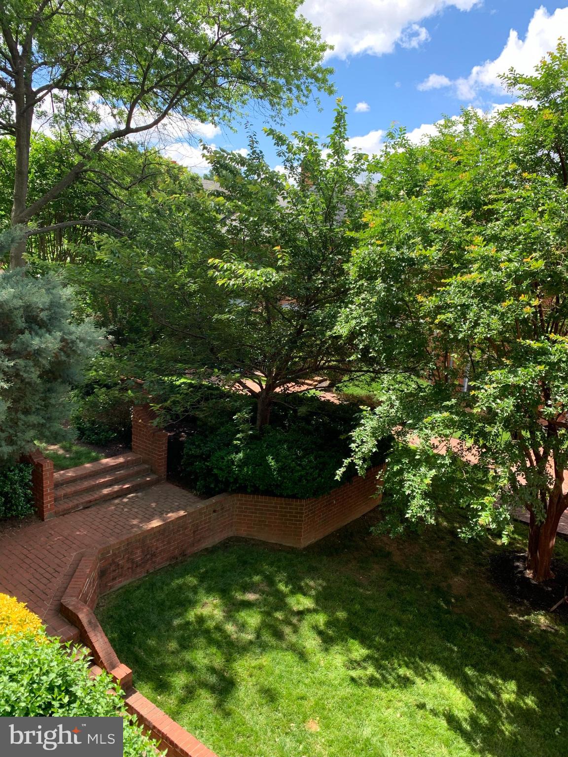 COLECROFT STATION CONDOMINIUM - Residential