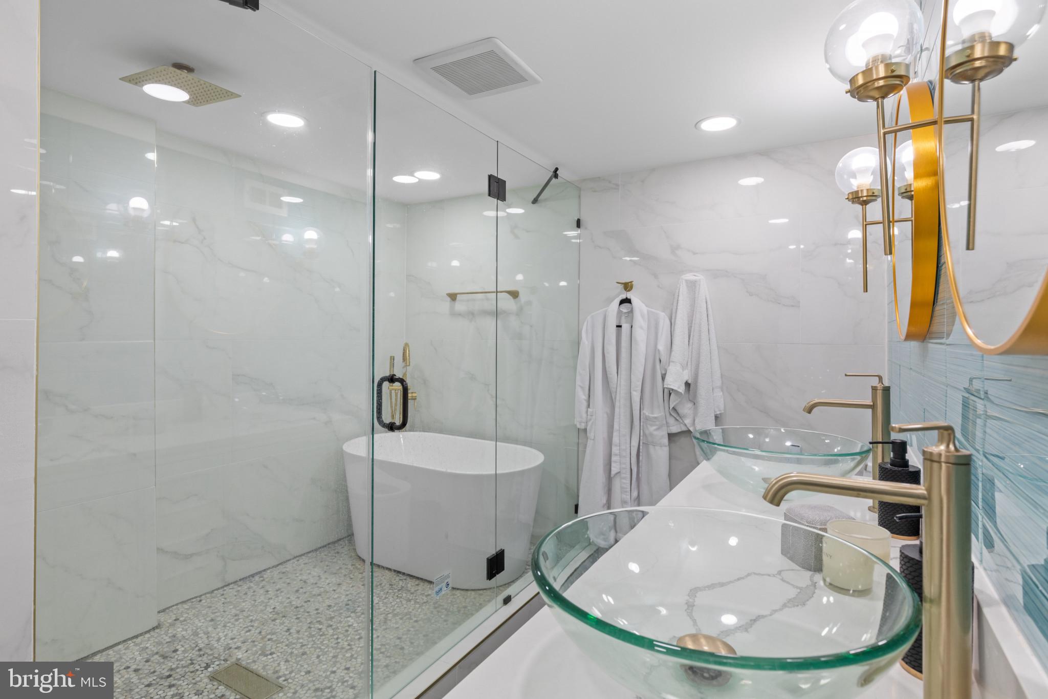 VALLEY FORGE TOWER - Residential