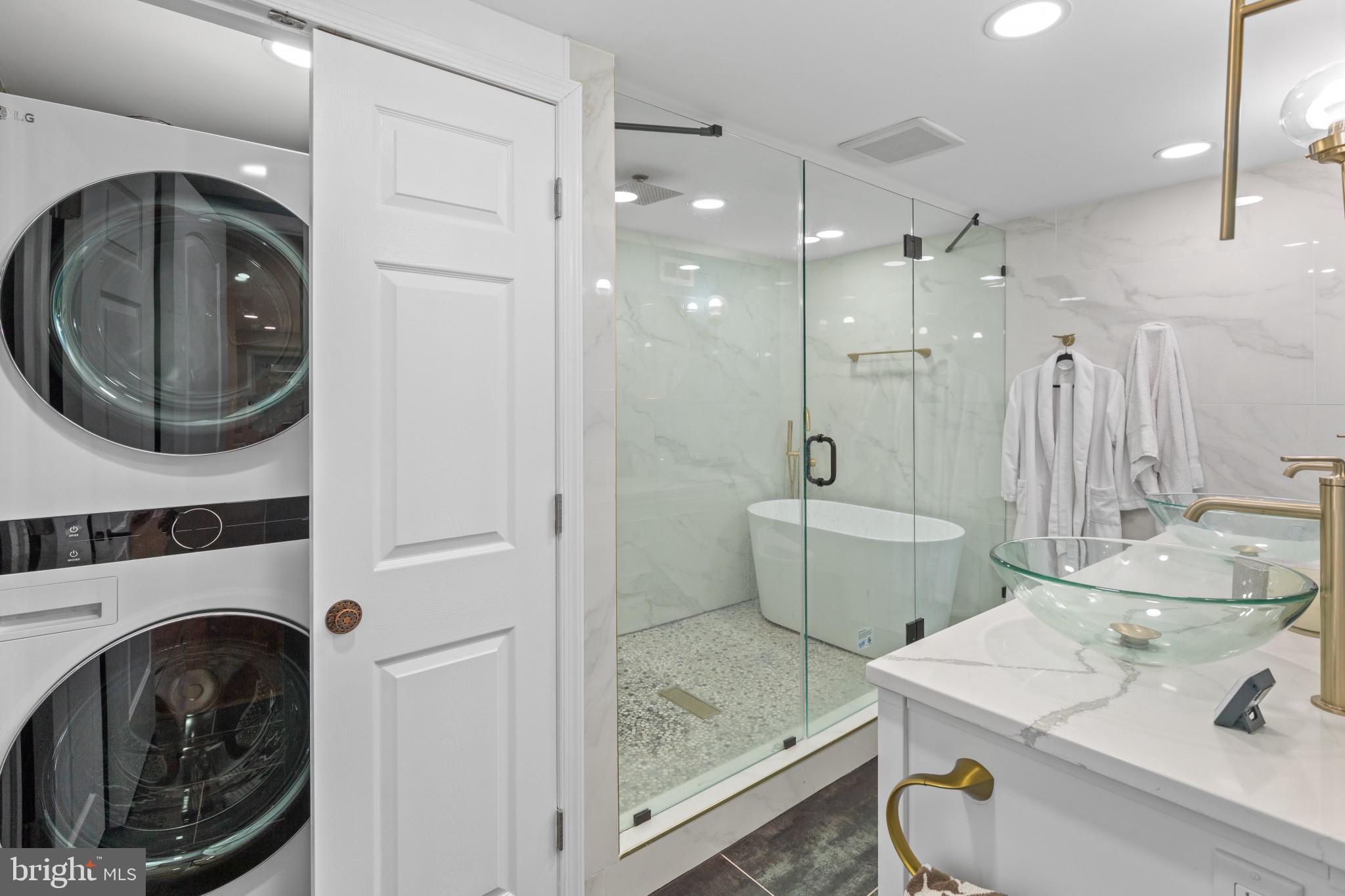 VALLEY FORGE TOWER - Residential