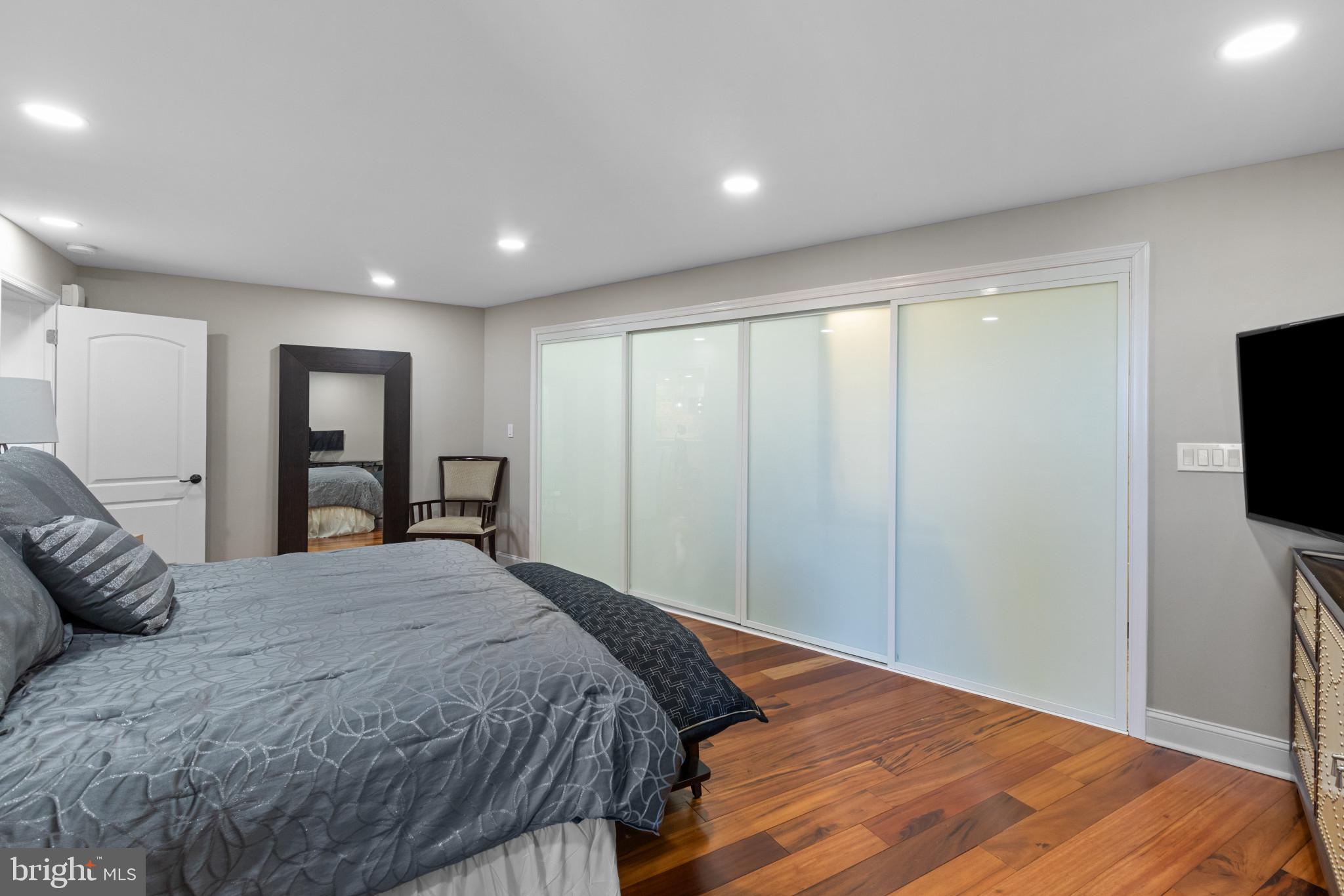 VALLEY FORGE TOWER - Residential