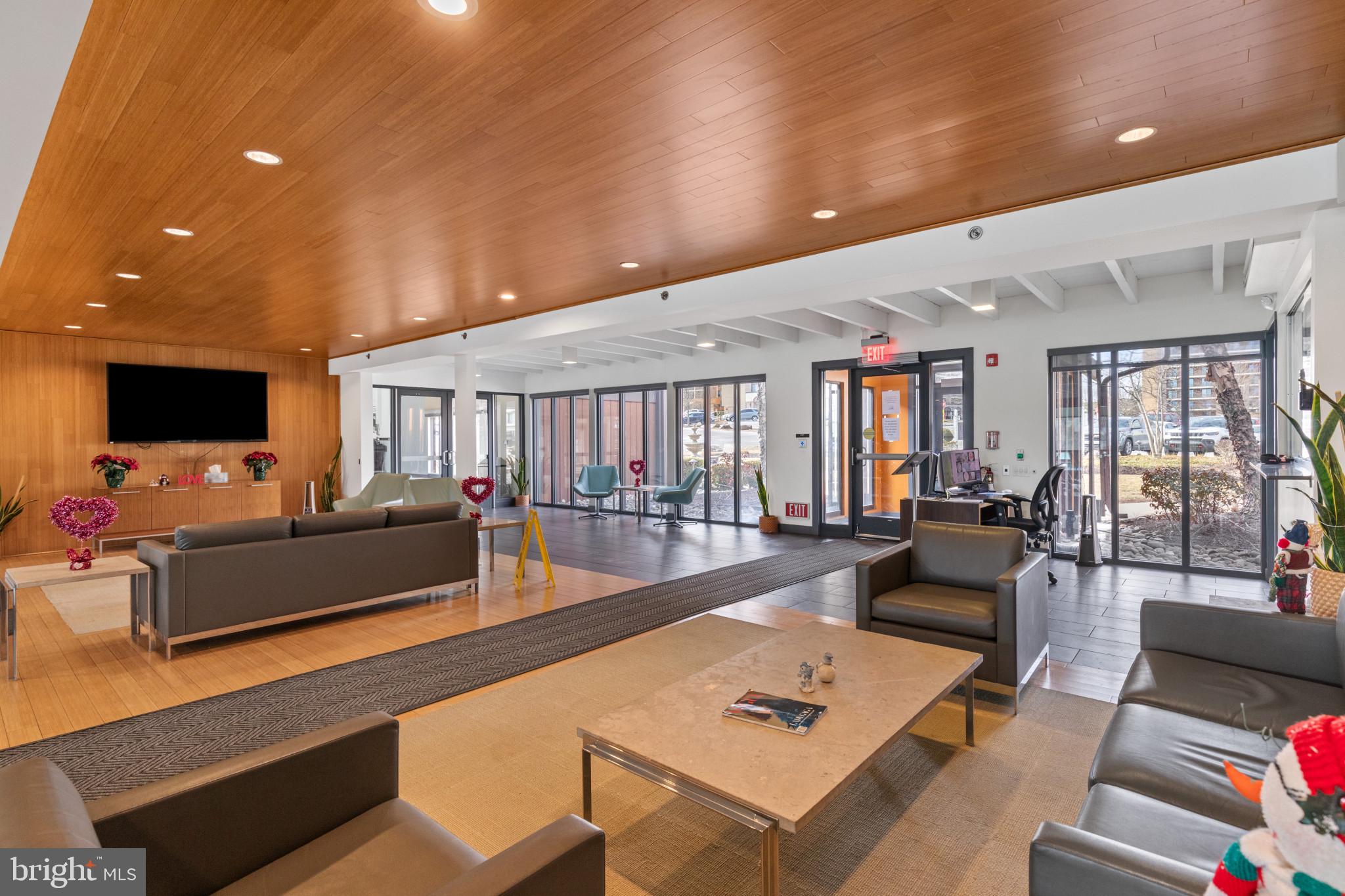 VALLEY FORGE TOWER - Residential