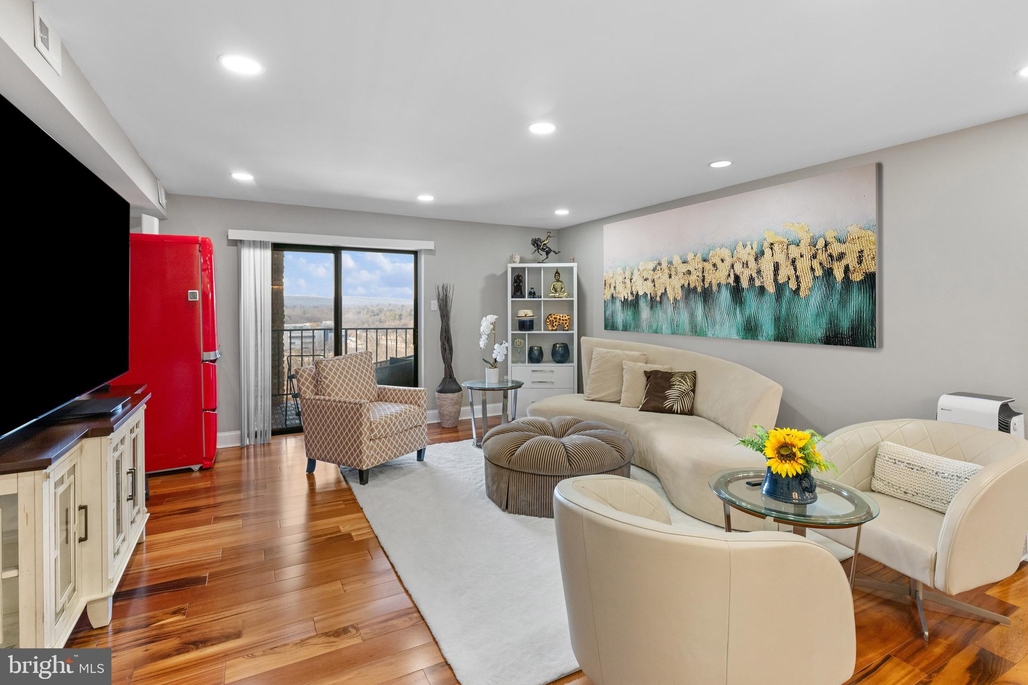 VALLEY FORGE TOWER - Residential