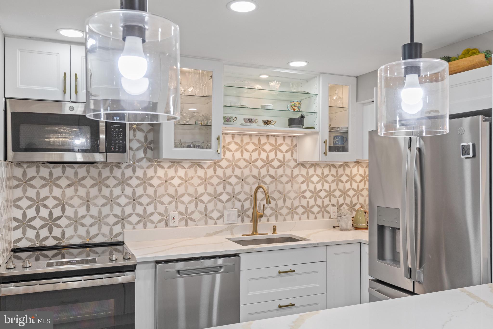 VALLEY FORGE TOWER - Residential