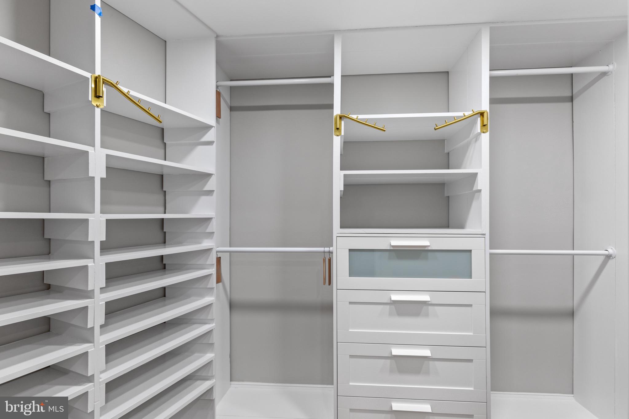 VALLEY FORGE TOWER - Residential