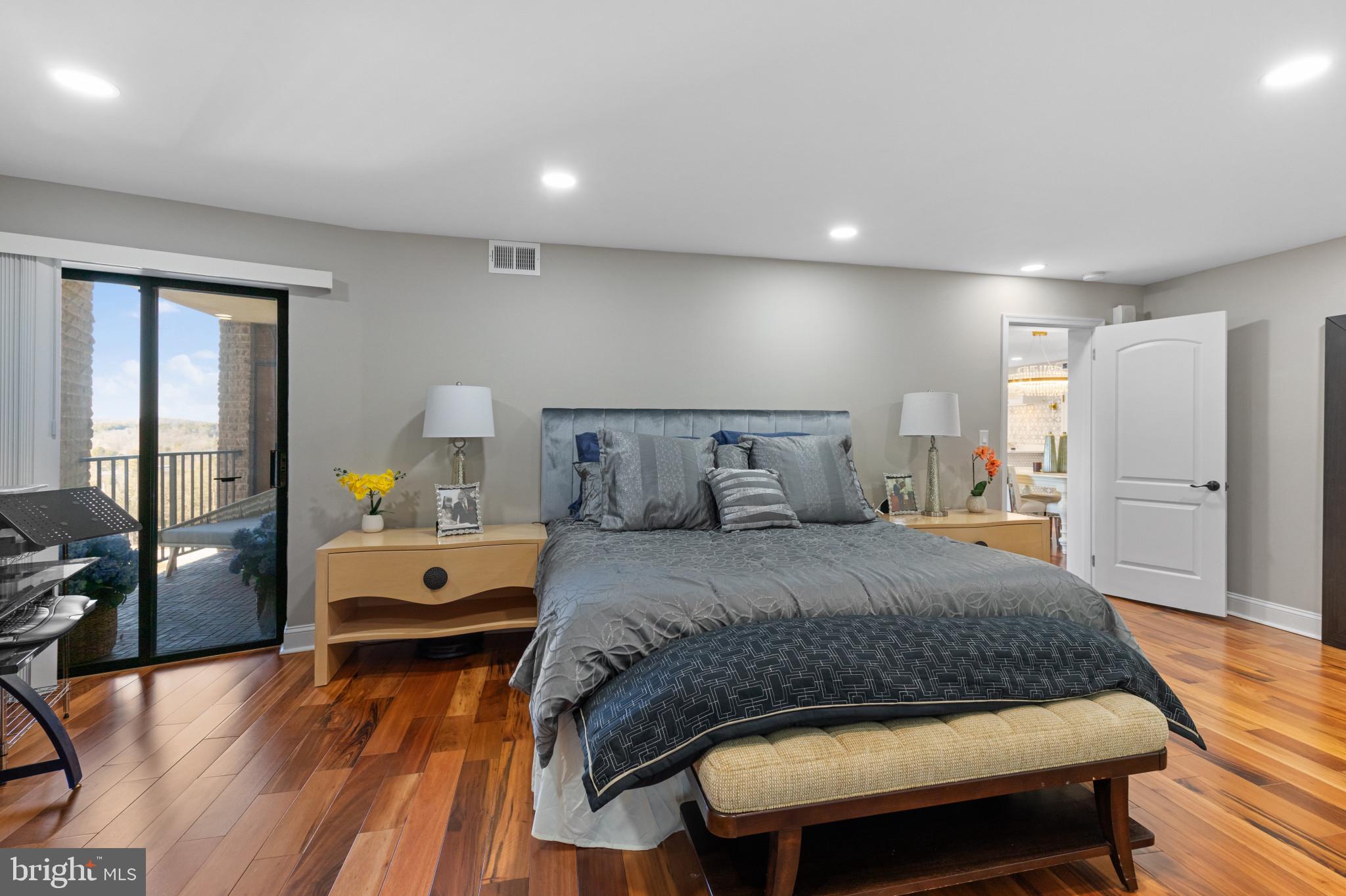 VALLEY FORGE TOWER - Residential