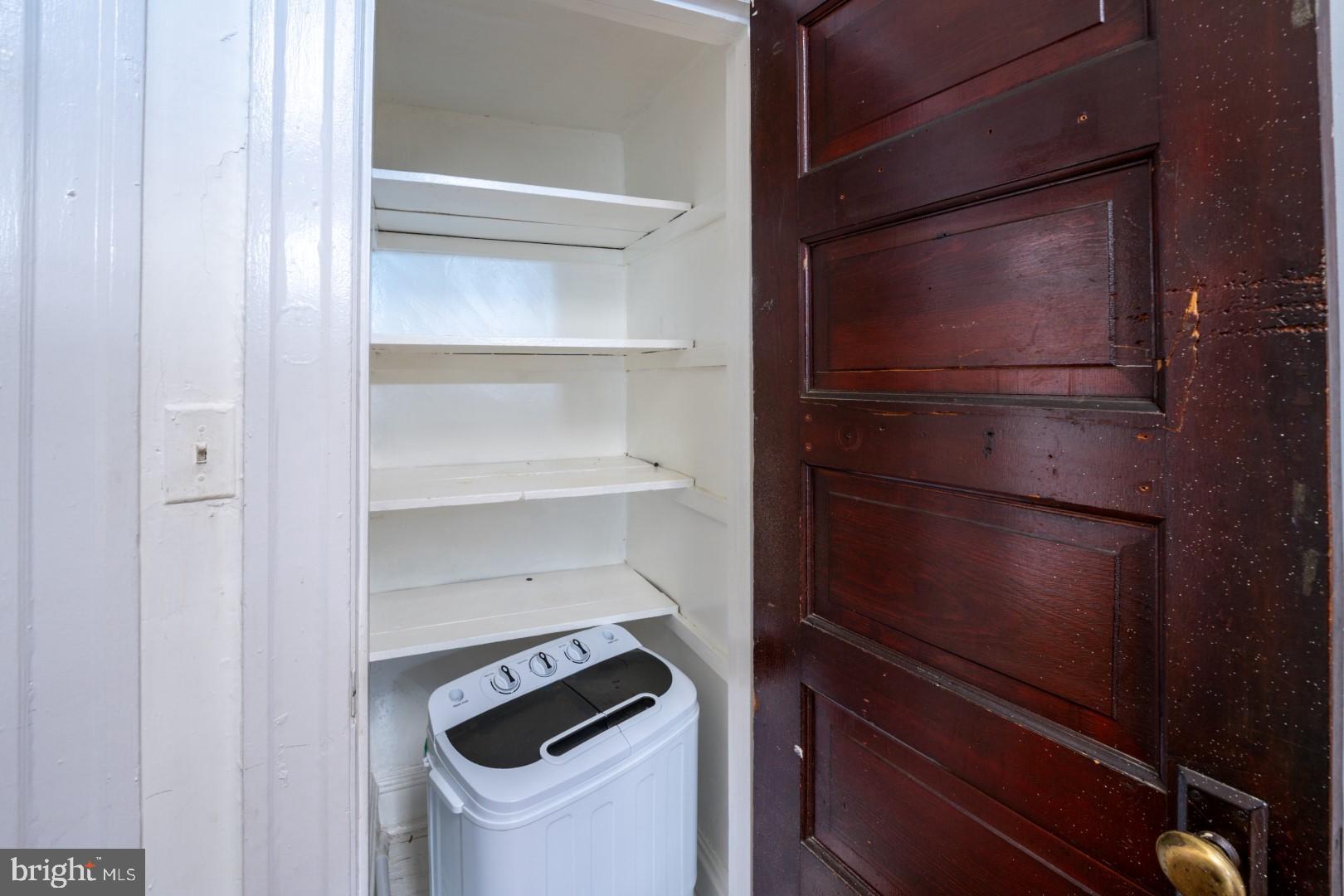 OAKENSHAWE HISTORIC DISTRICT - Residential Lease