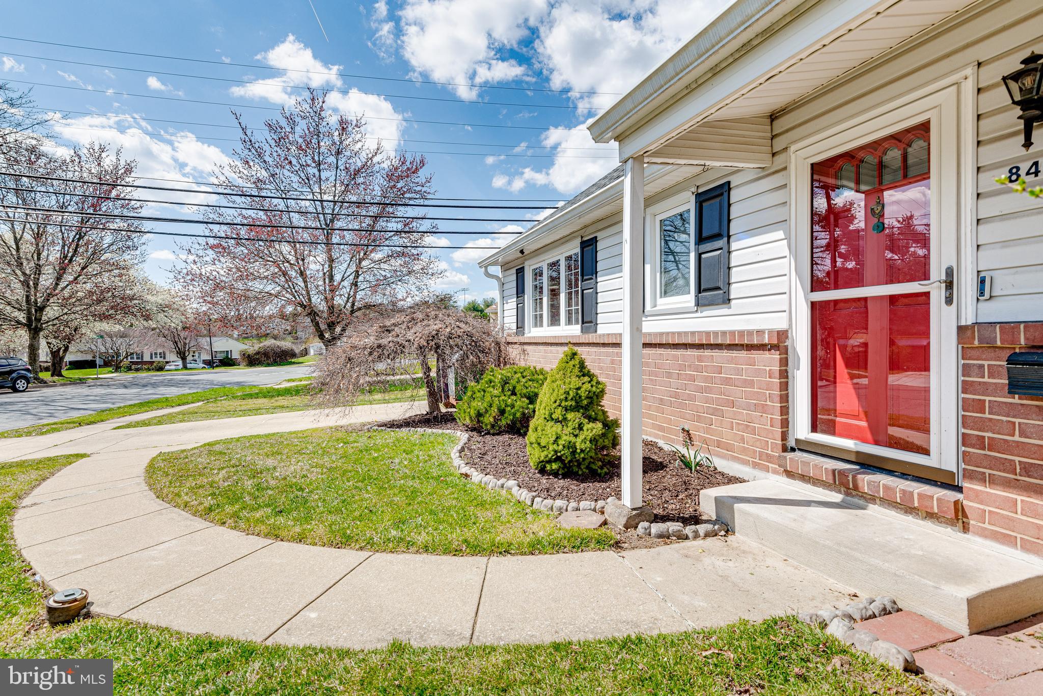 HALLMARK MANOR - Residential