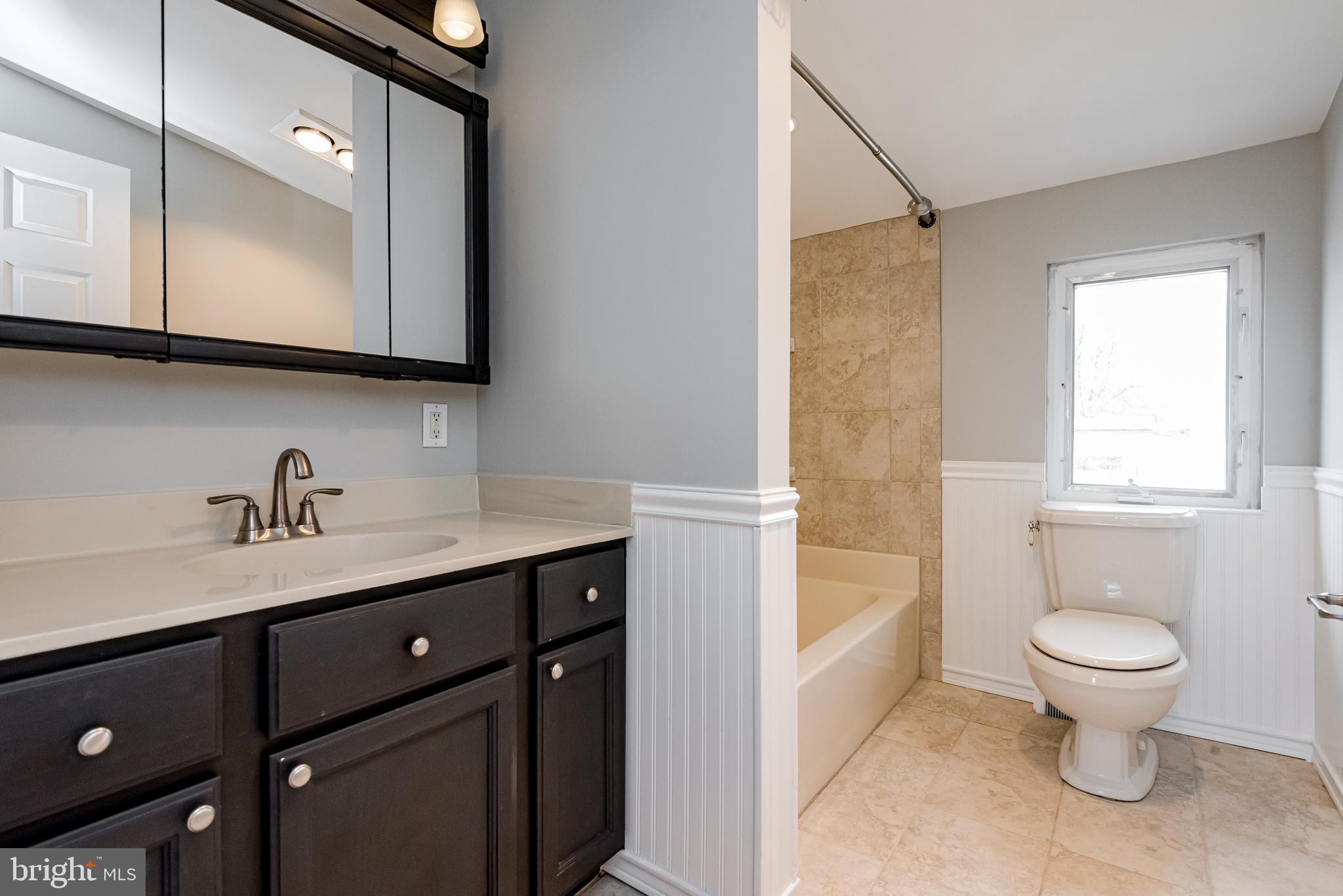 HALLMARK MANOR - Residential