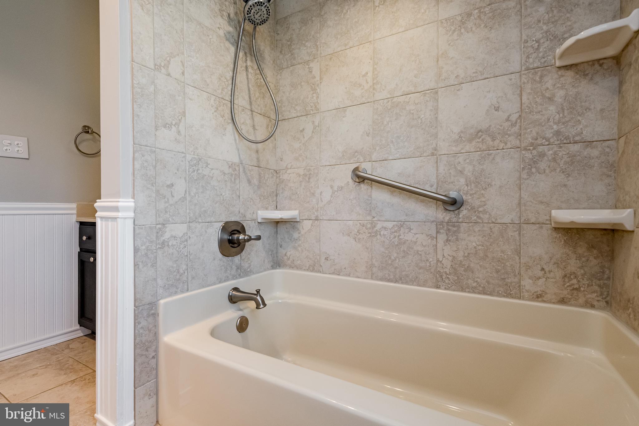 HALLMARK MANOR - Residential