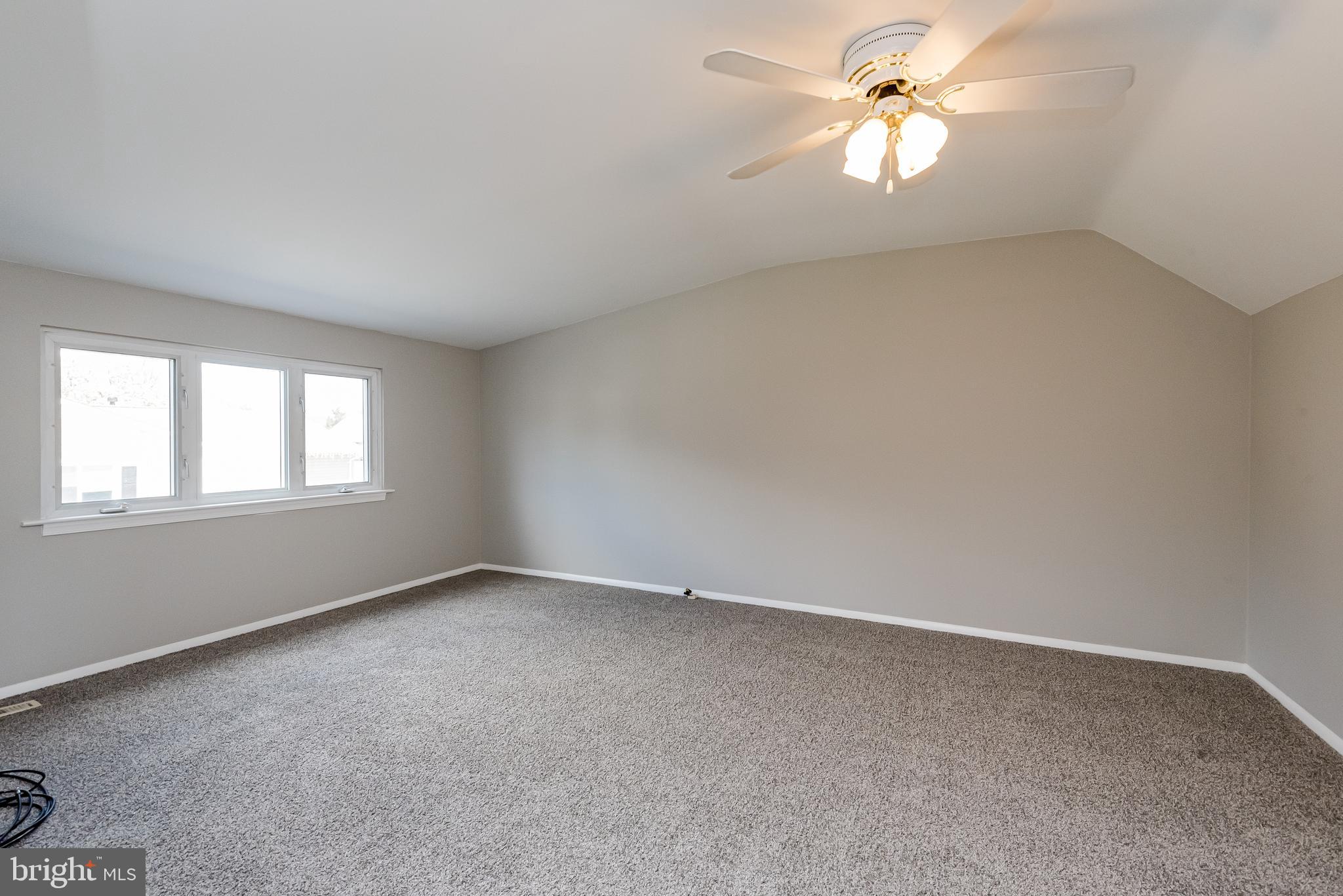 HALLMARK MANOR - Residential