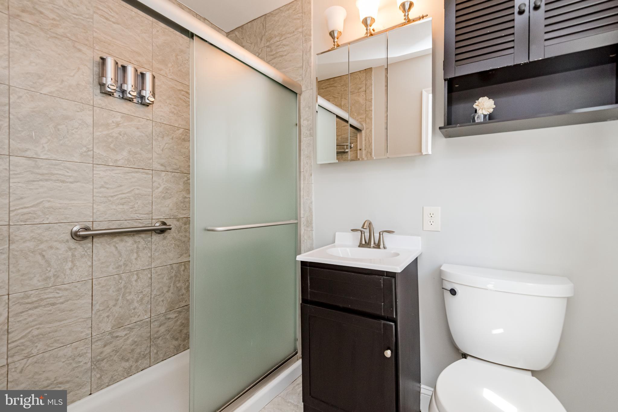 HALLMARK MANOR - Residential