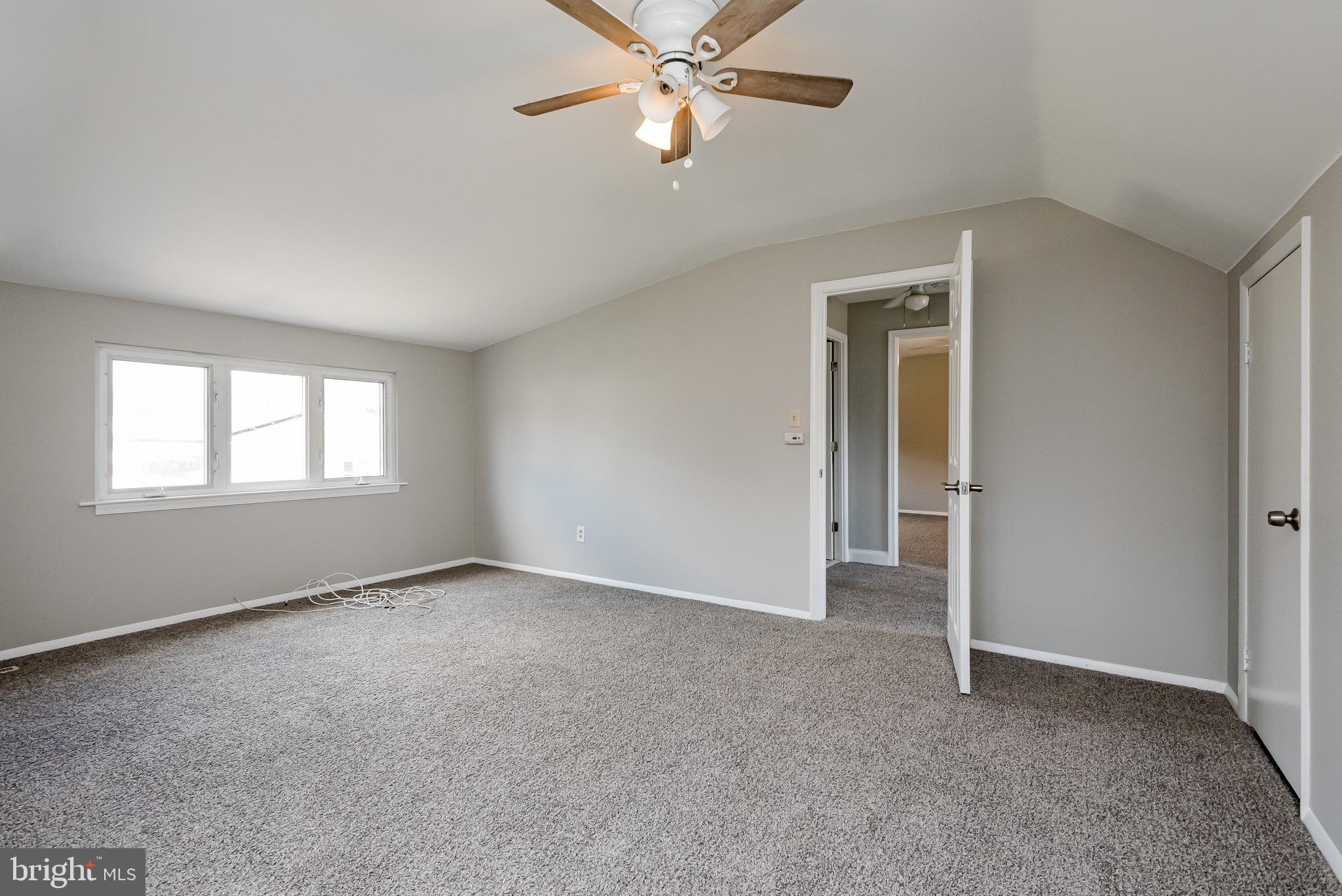 HALLMARK MANOR - Residential