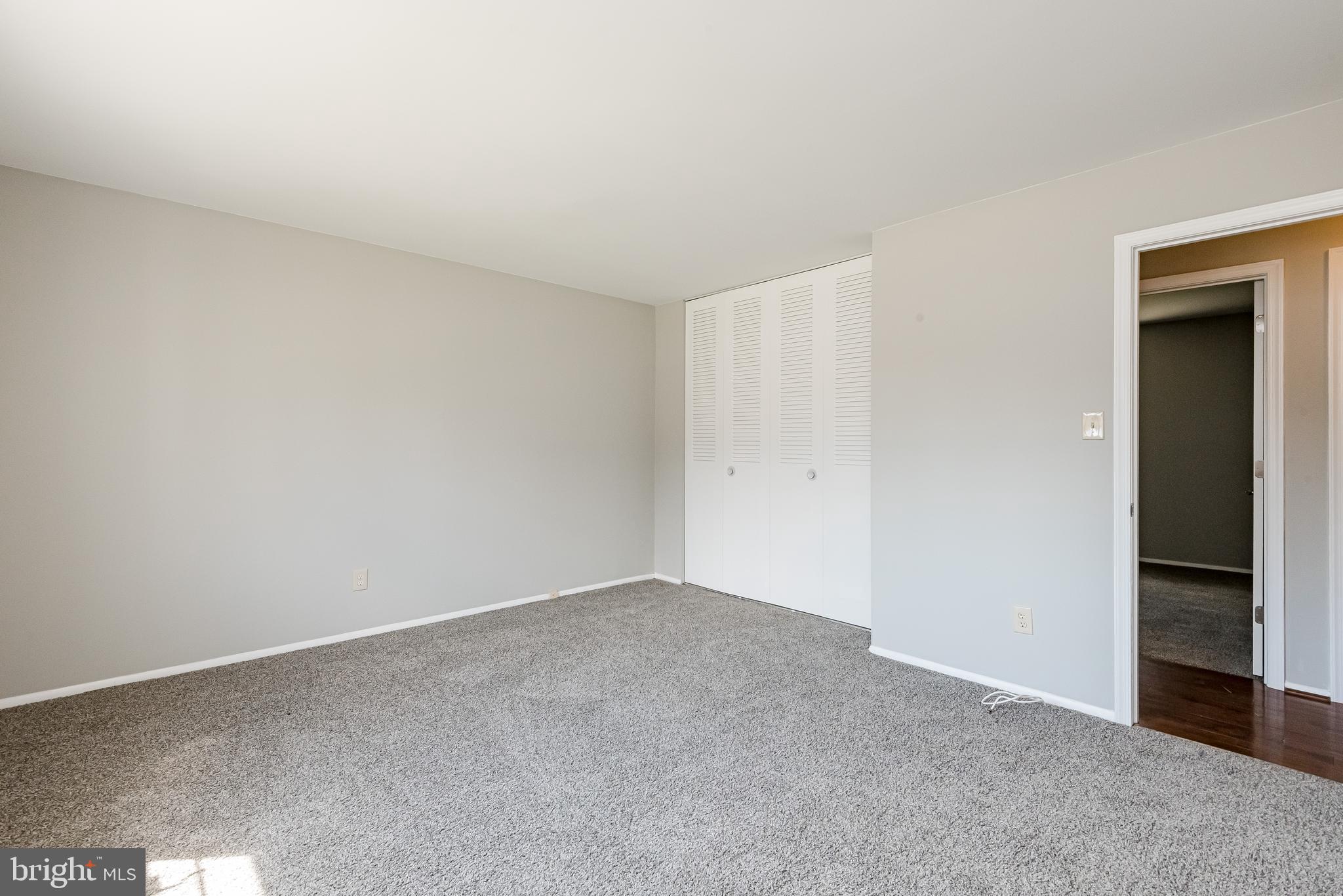 HALLMARK MANOR - Residential