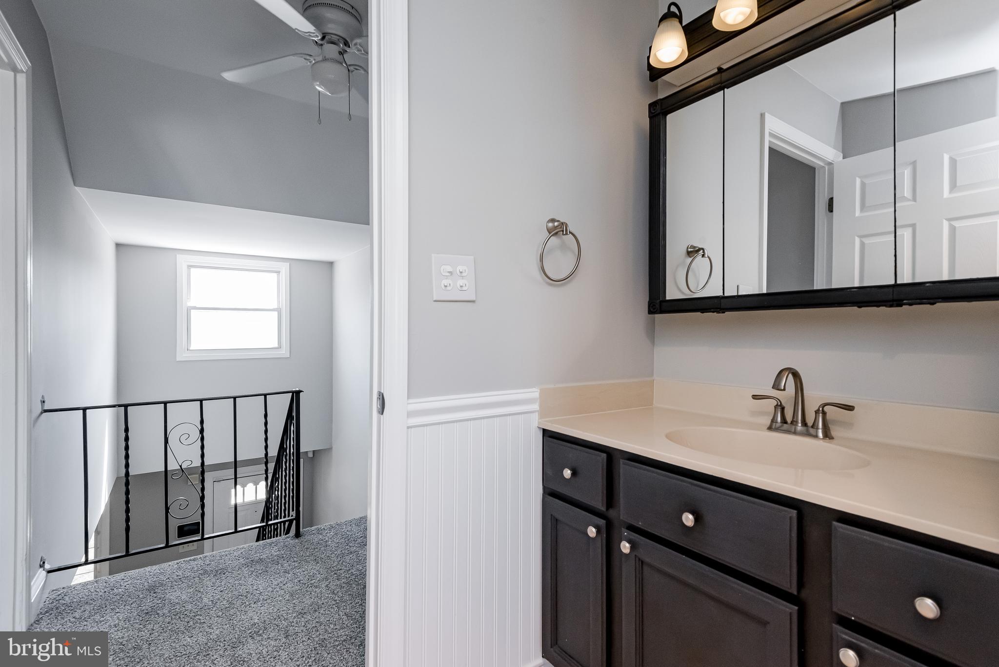 HALLMARK MANOR - Residential