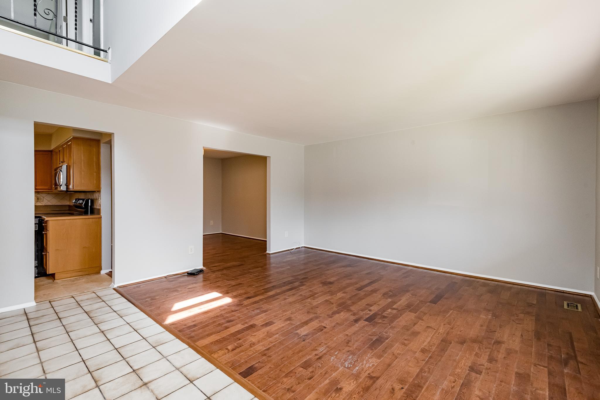 HALLMARK MANOR - Residential