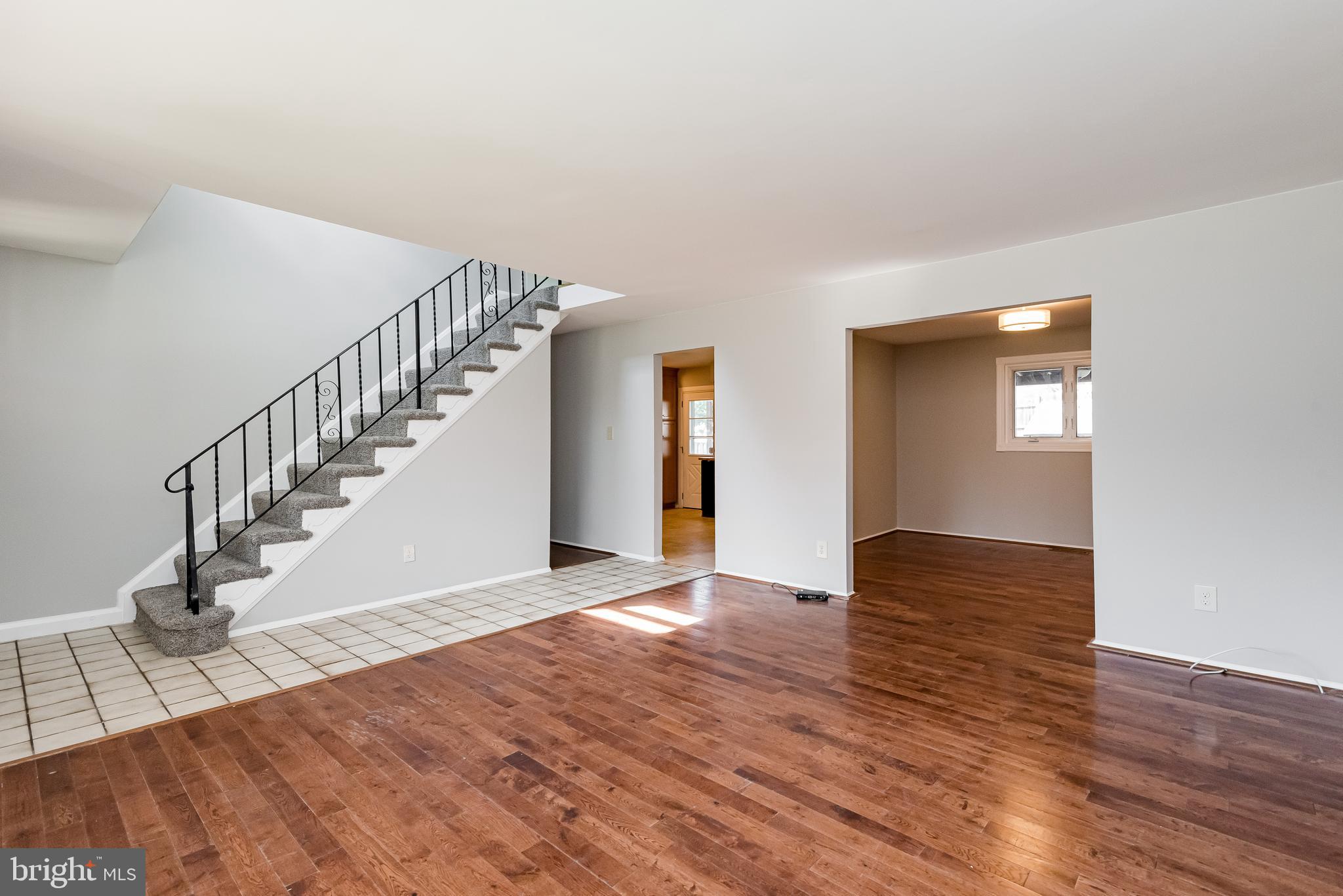 HALLMARK MANOR - Residential