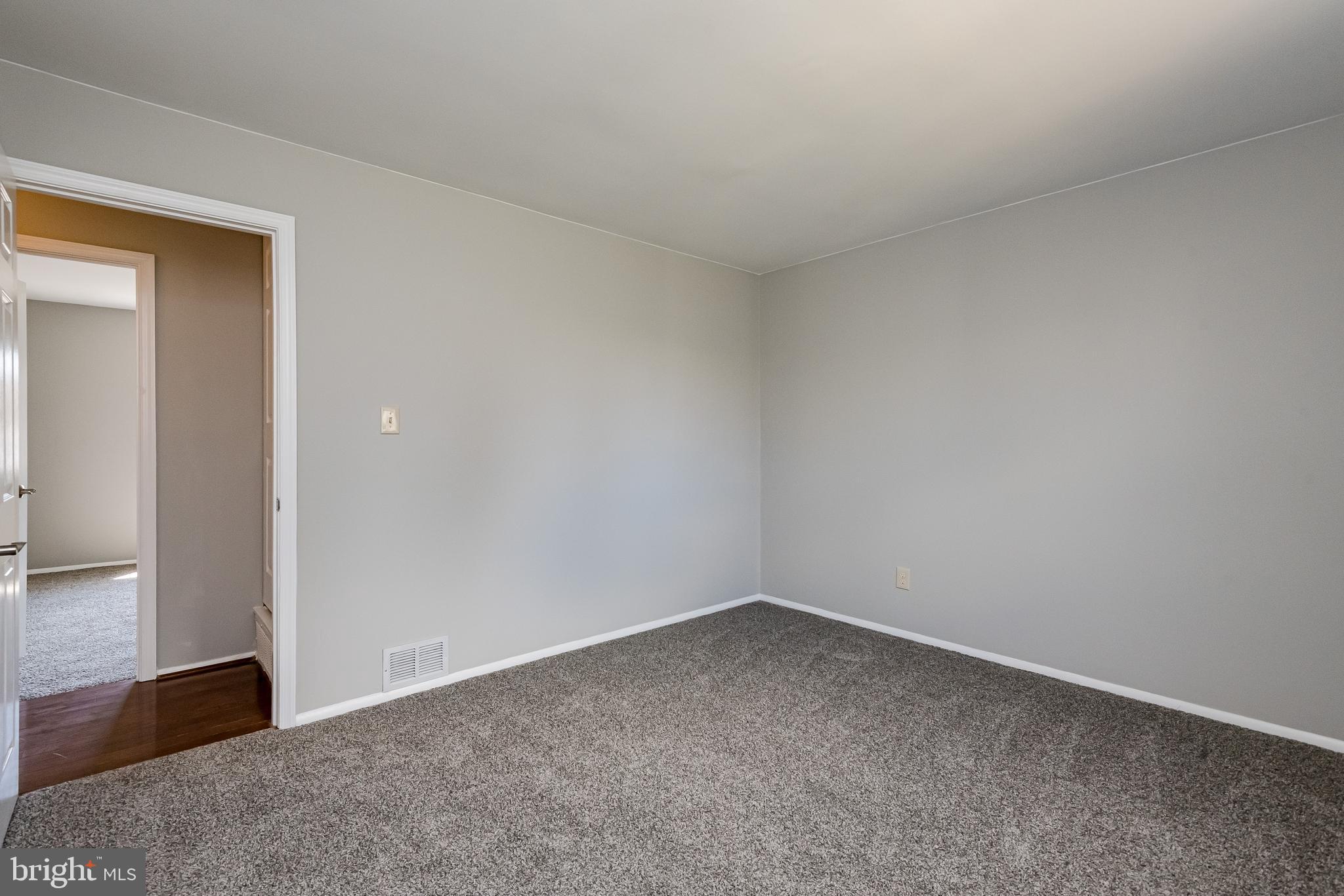 HALLMARK MANOR - Residential