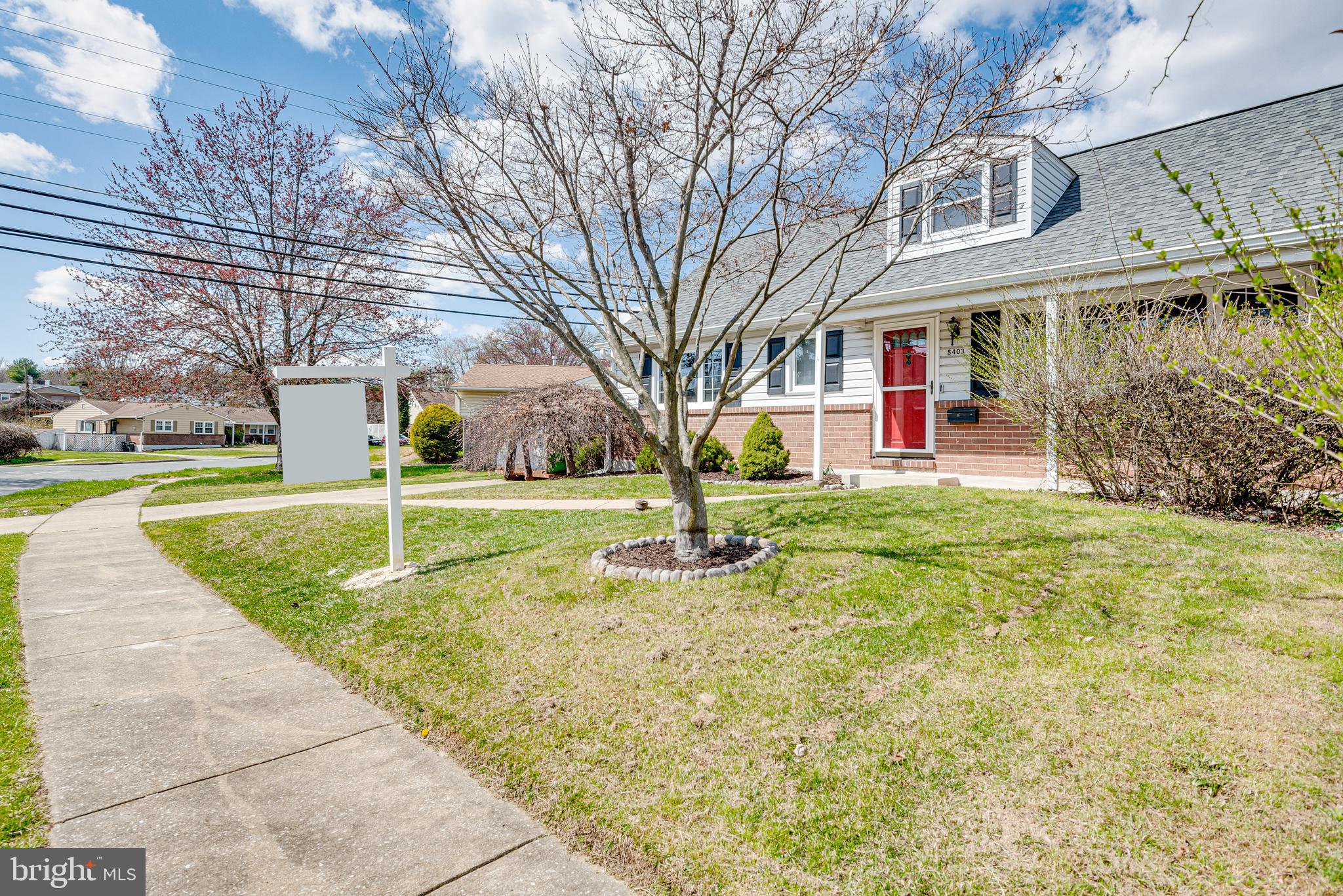 HALLMARK MANOR - Residential