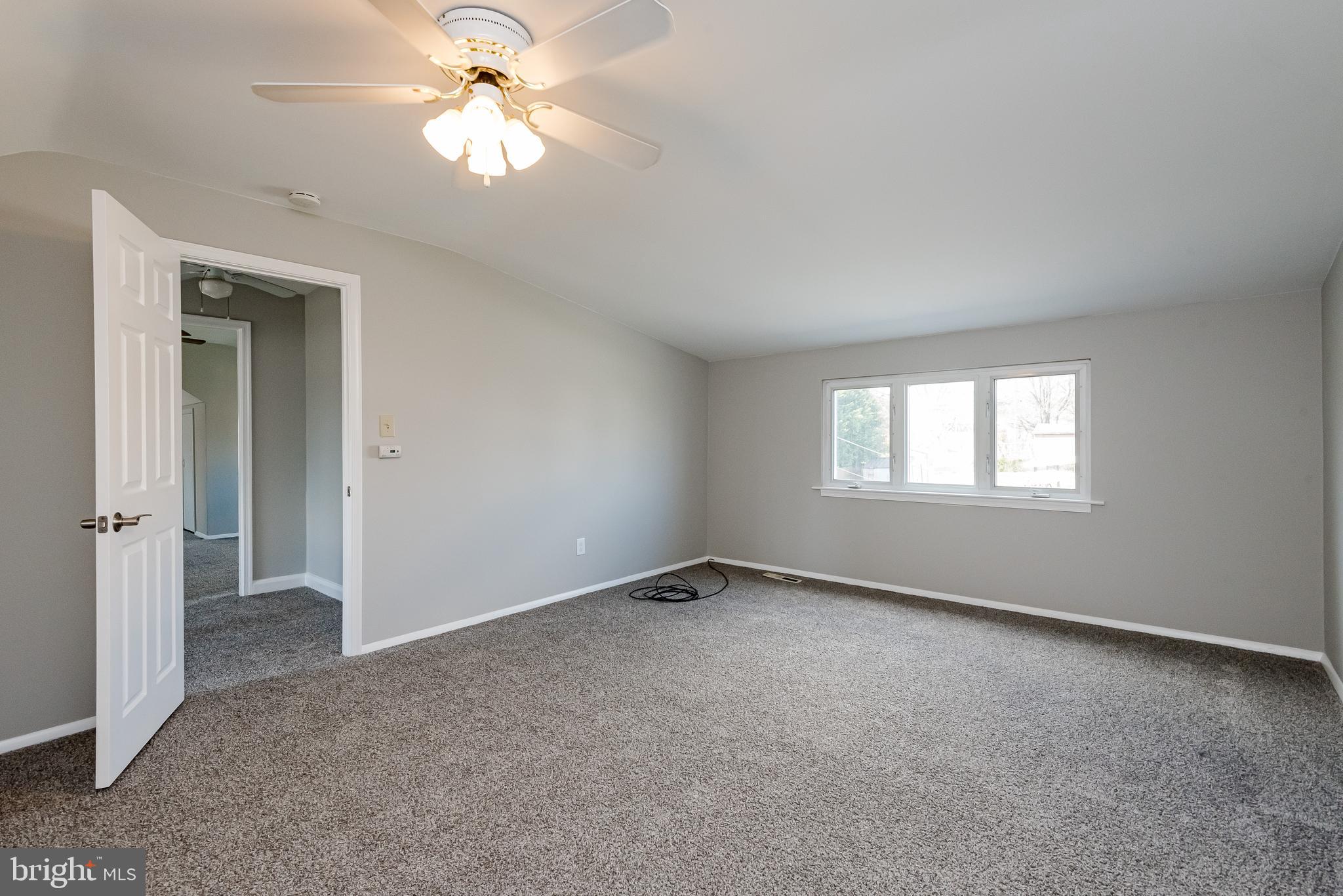 HALLMARK MANOR - Residential