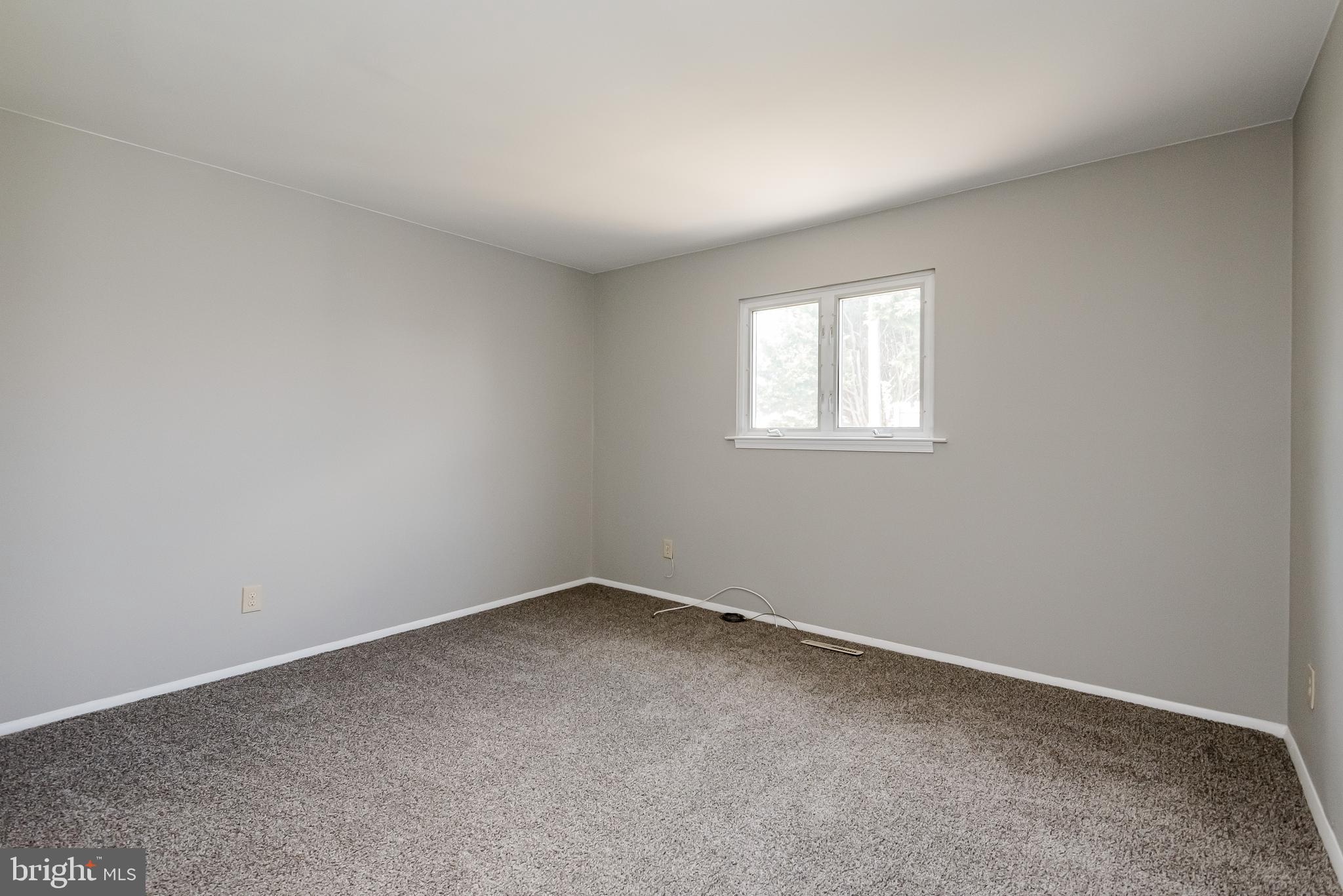 HALLMARK MANOR - Residential