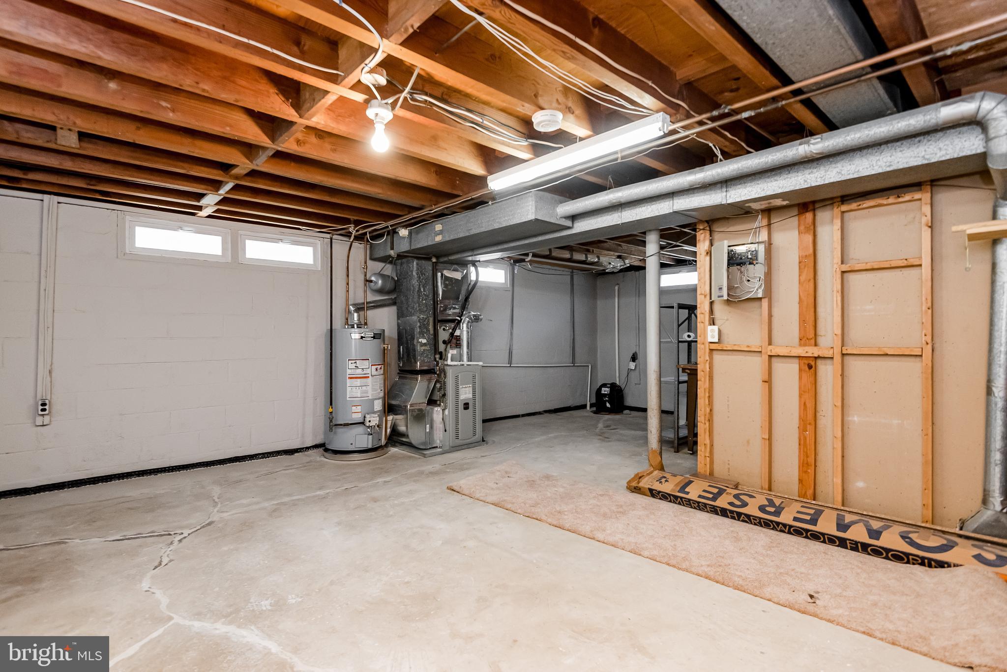 HALLMARK MANOR - Residential