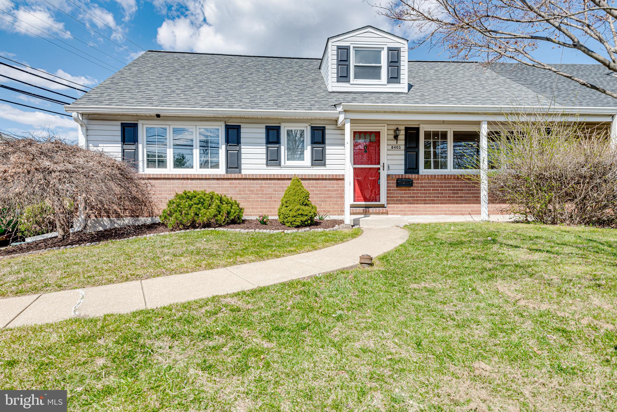 HALLMARK MANOR - Residential