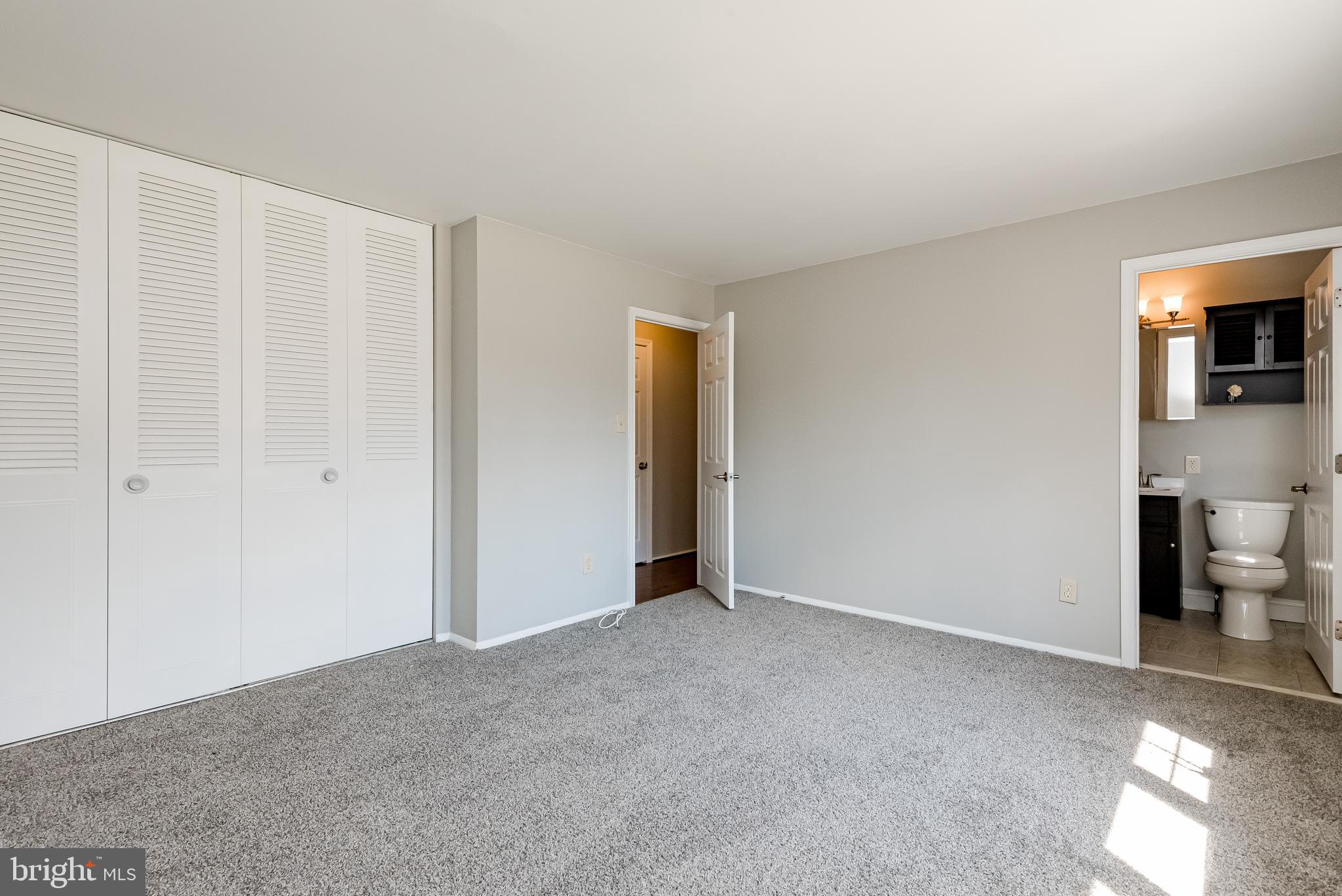 HALLMARK MANOR - Residential