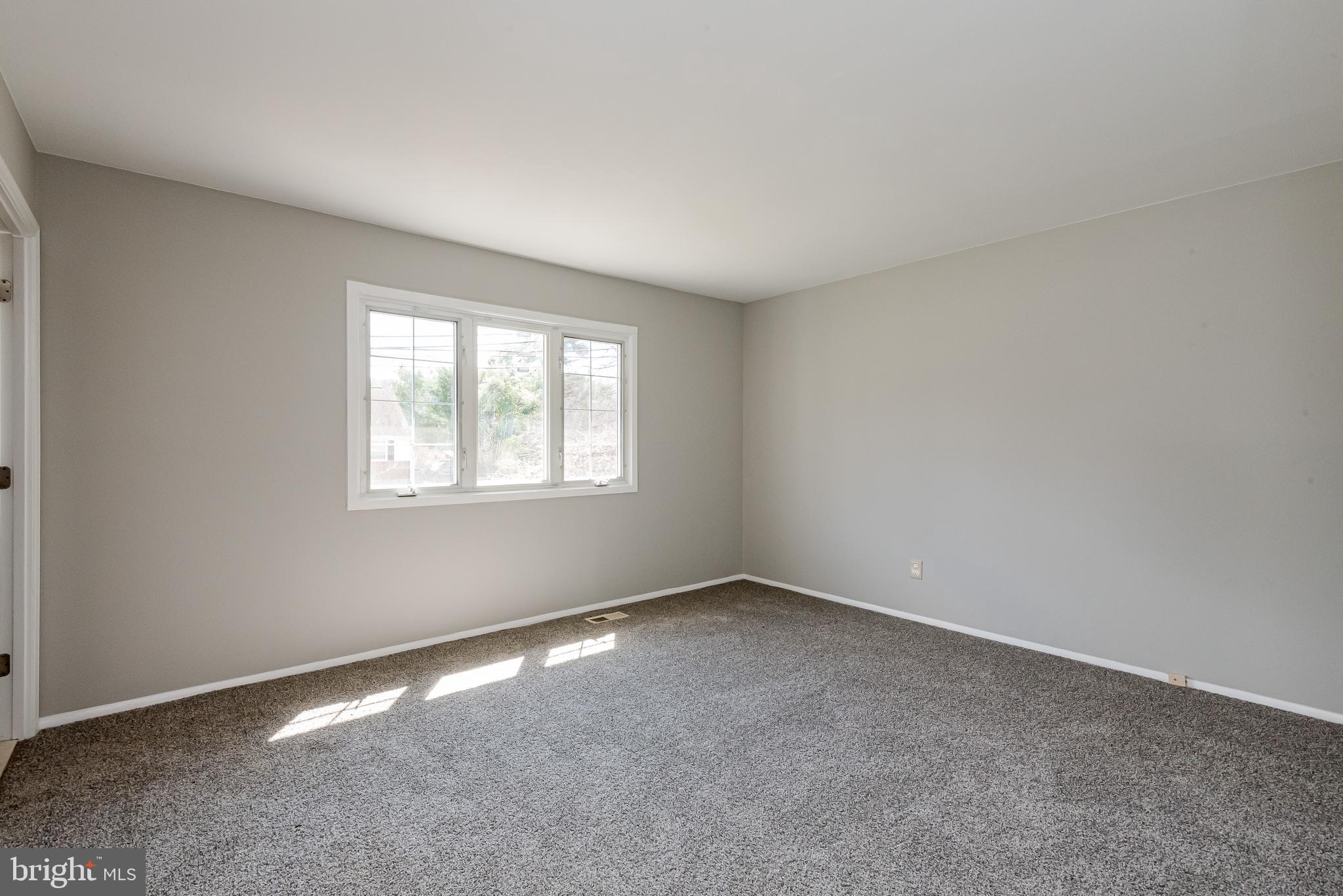 HALLMARK MANOR - Residential