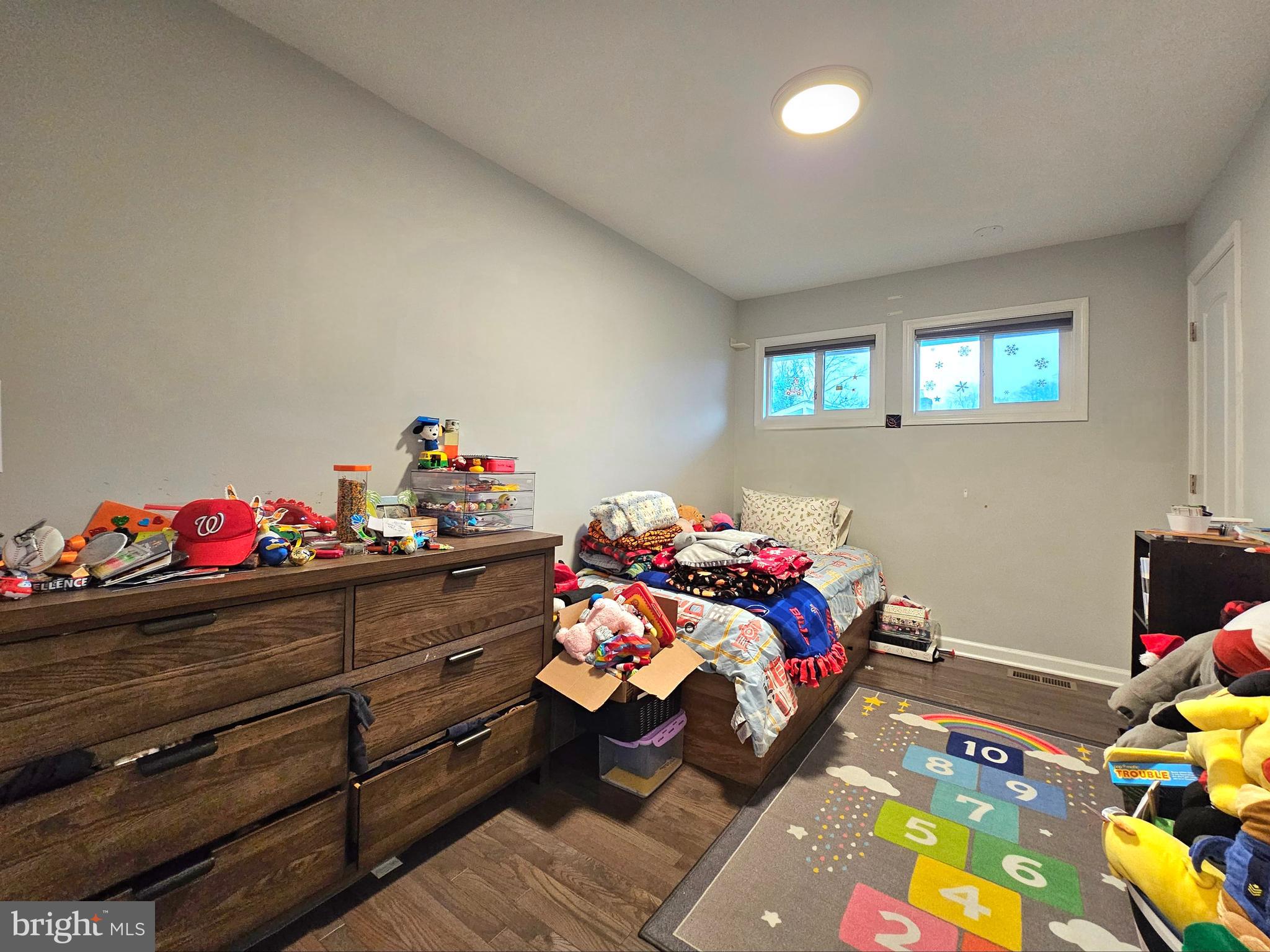 COUNTRY CLUB HILLS - Residential Lease