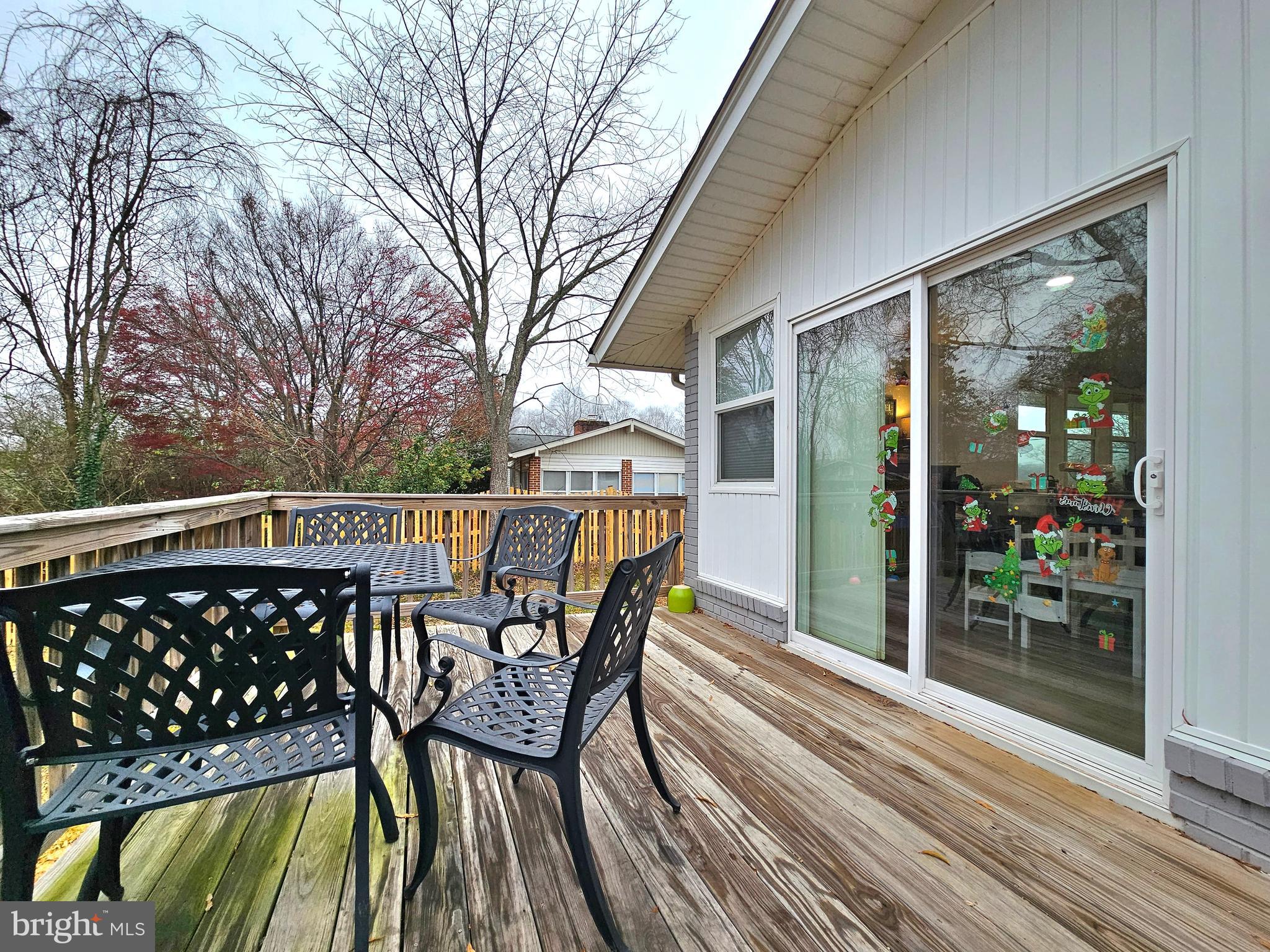 COUNTRY CLUB HILLS - Residential Lease