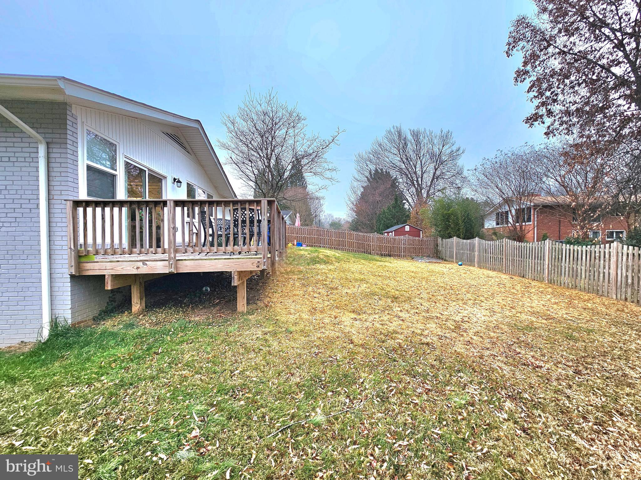 COUNTRY CLUB HILLS - Residential Lease